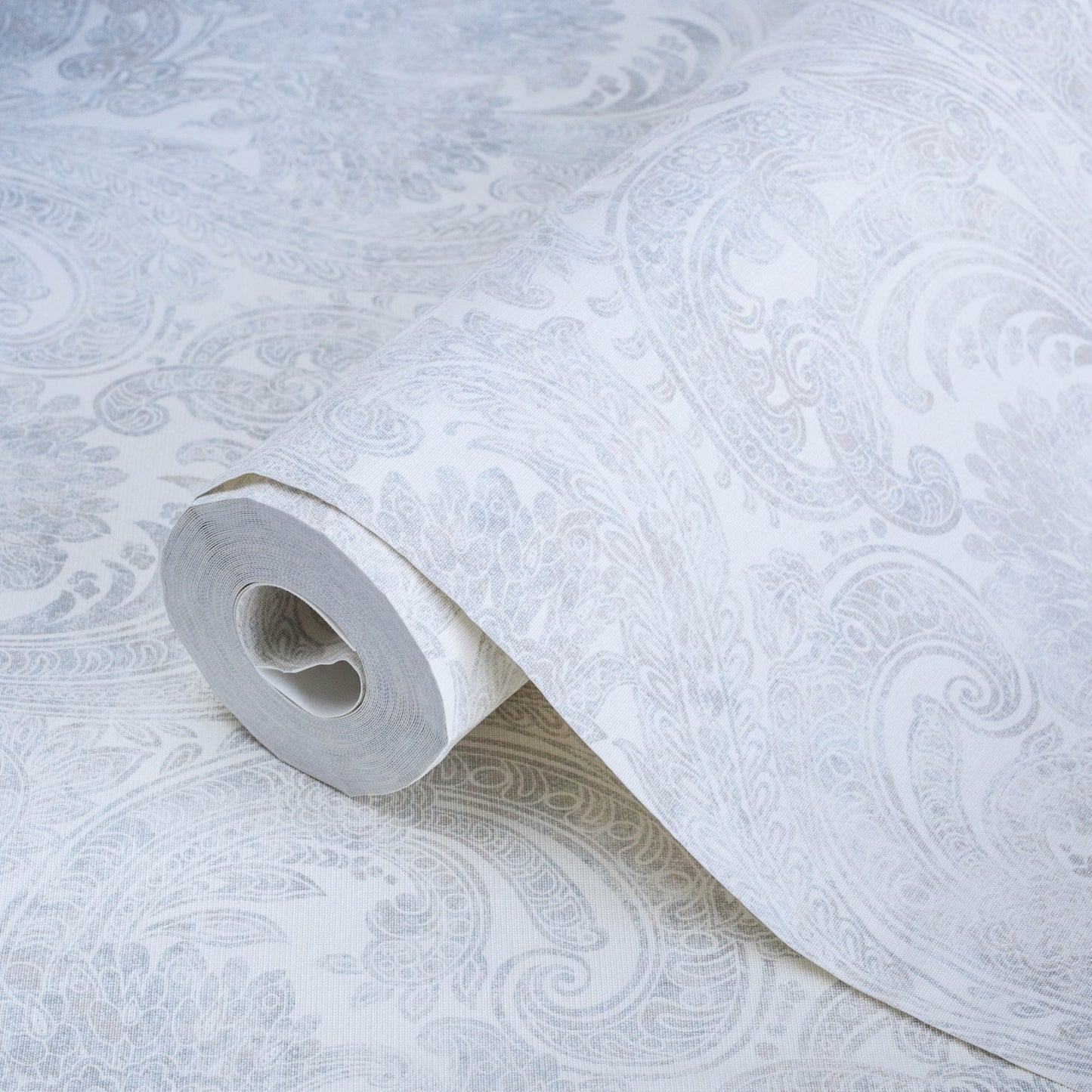 Indigo Maison 4710-1 detail wallpaper by La Belle Maison