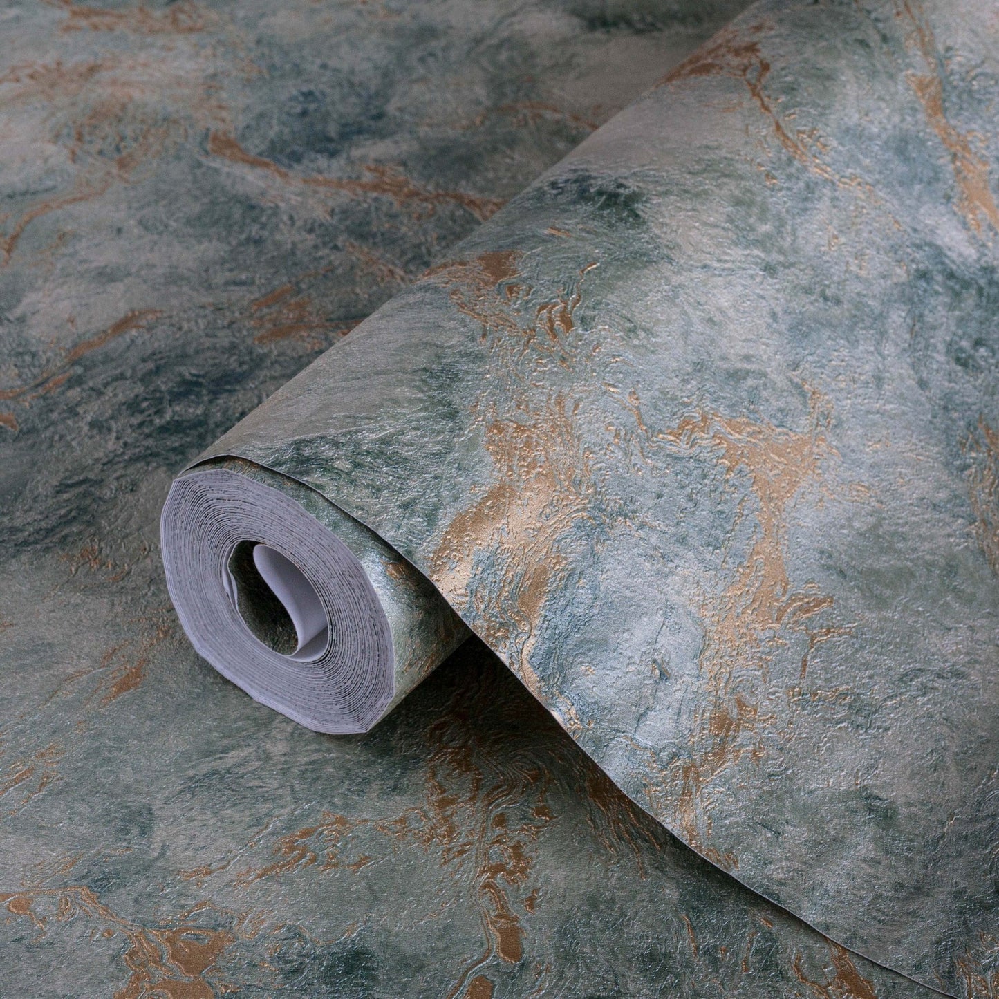 Indigo Maison 4712-3 detail wallpaper by La Belle Maison