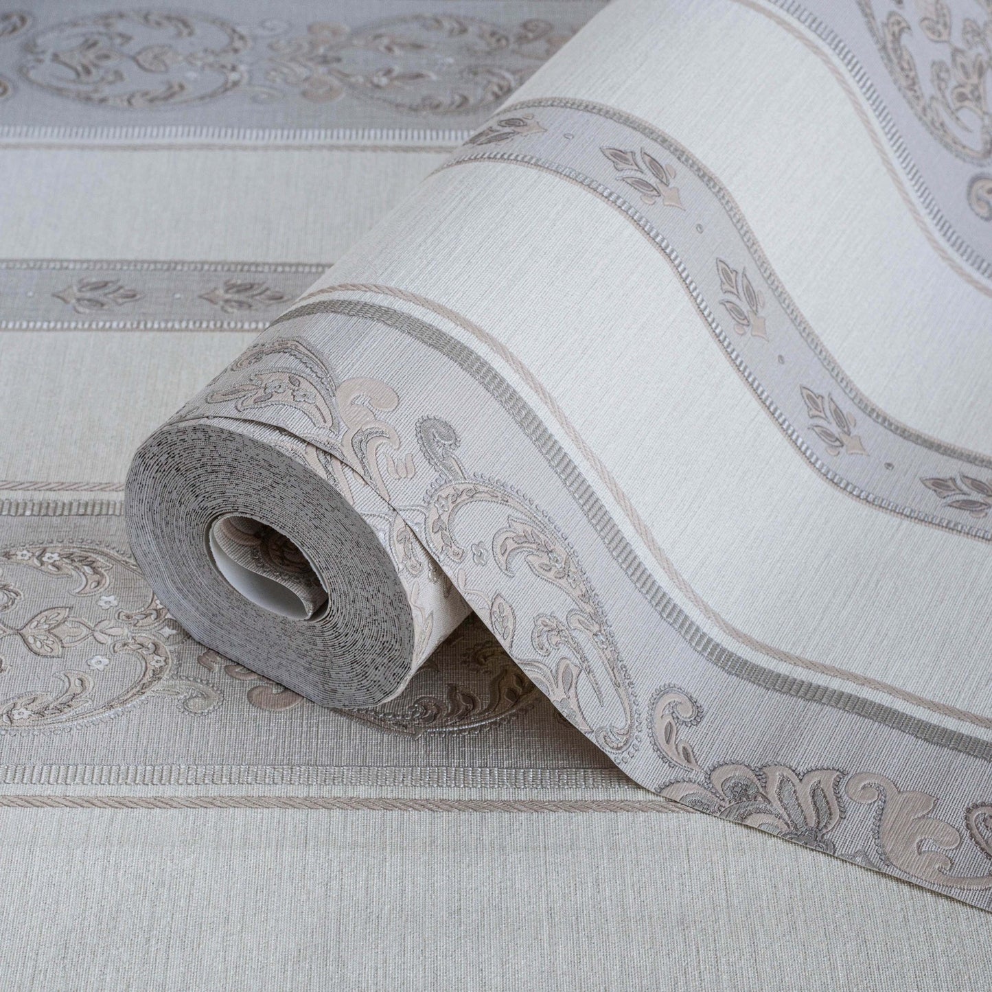 Rumi Stories 6803-2 detail wallpaper by La Belle Maison