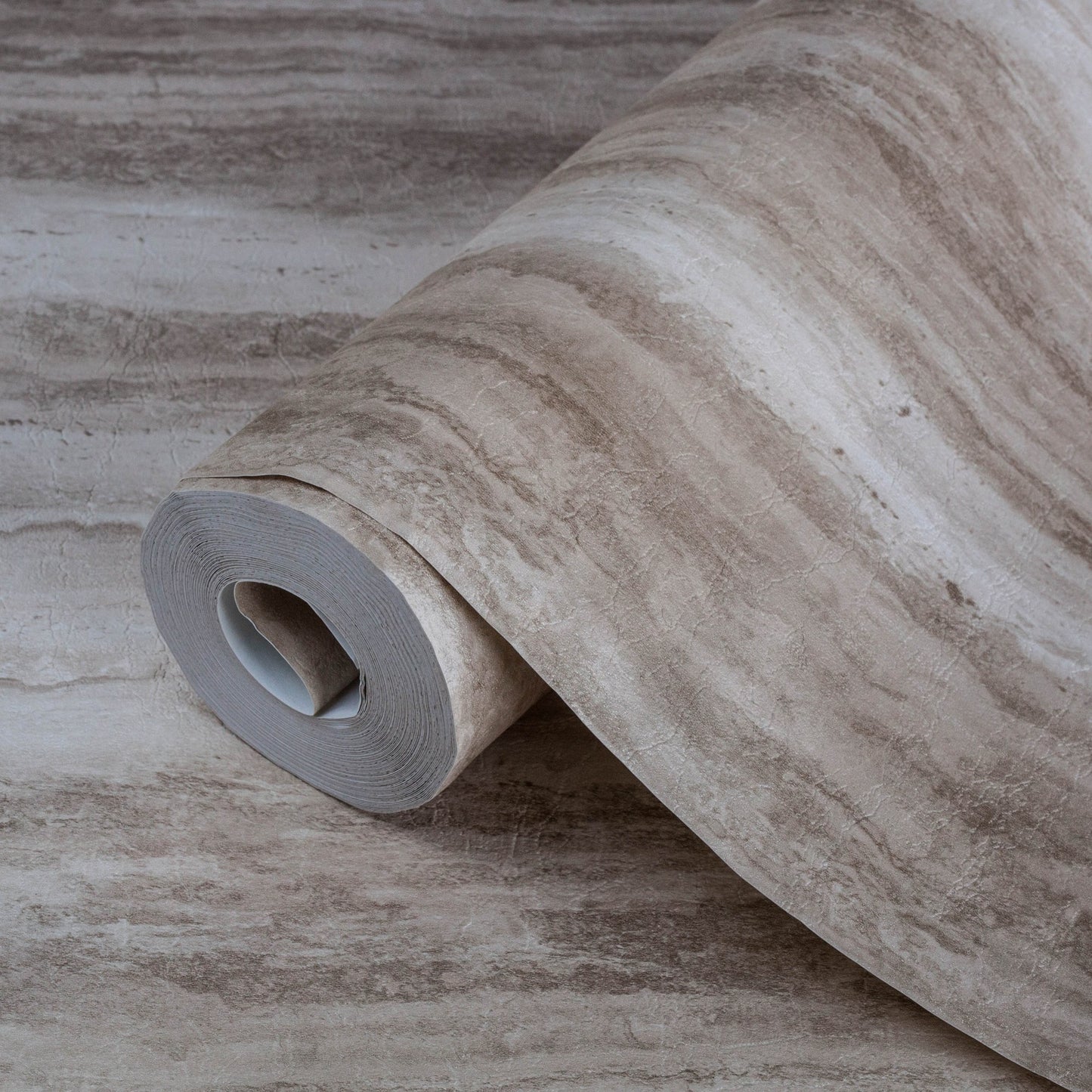 Seven Rooms 7802-2 detail wallpaper by La Belle Maison