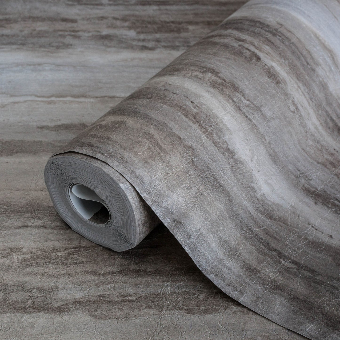 Seven Rooms 7802-3 detail wallpaper by La Belle Maison