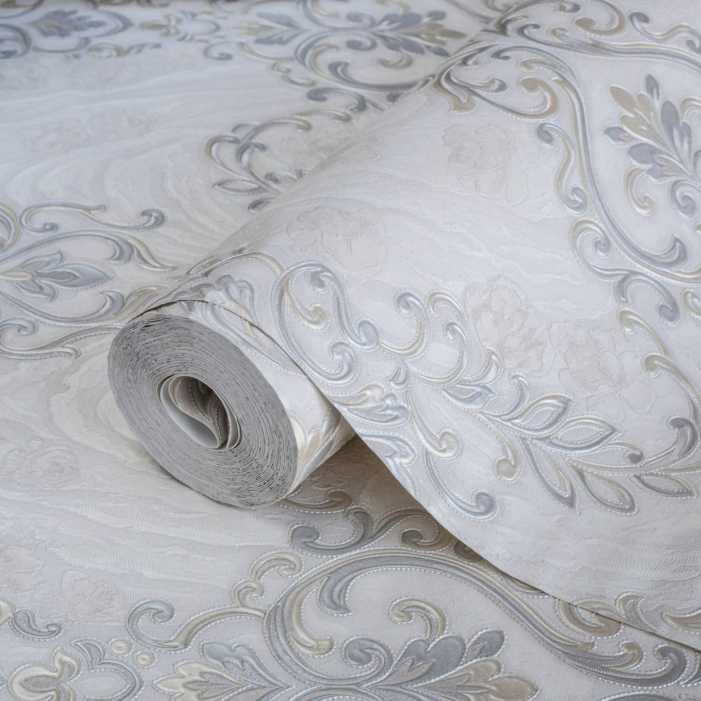 Signature Maison 1004-1 detail wallpaper by La Belle Maison