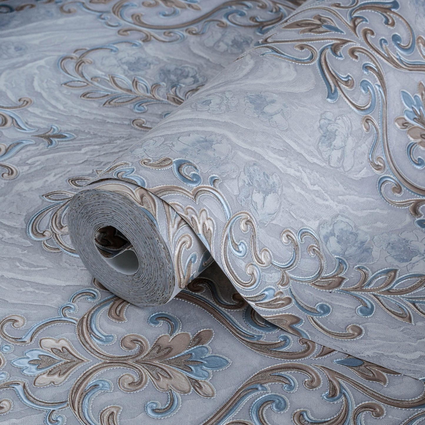 Signature Maison 1004-3 detail wallpaper by La Belle Maison