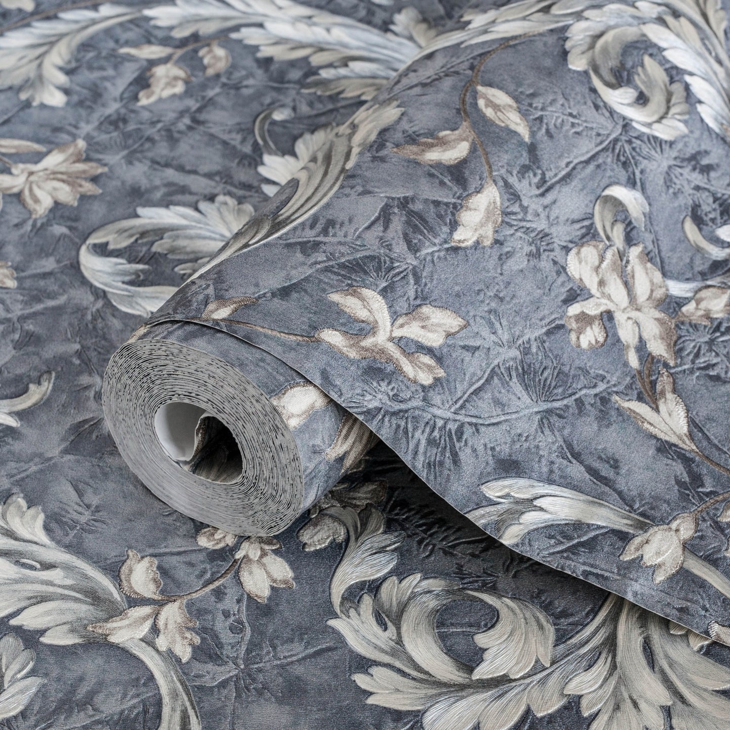 Signature Maison 1006-4 detail wallpaper by La Belle Maison
