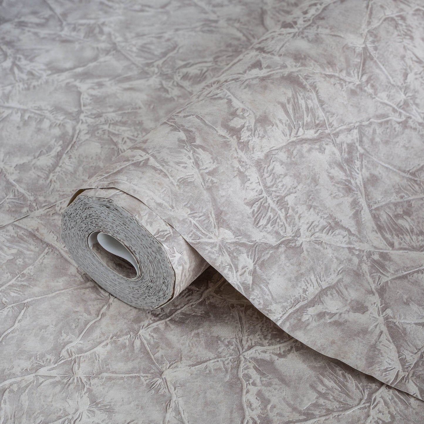 Signature Maison 1007-3 detail wallpaper by La Belle Maison