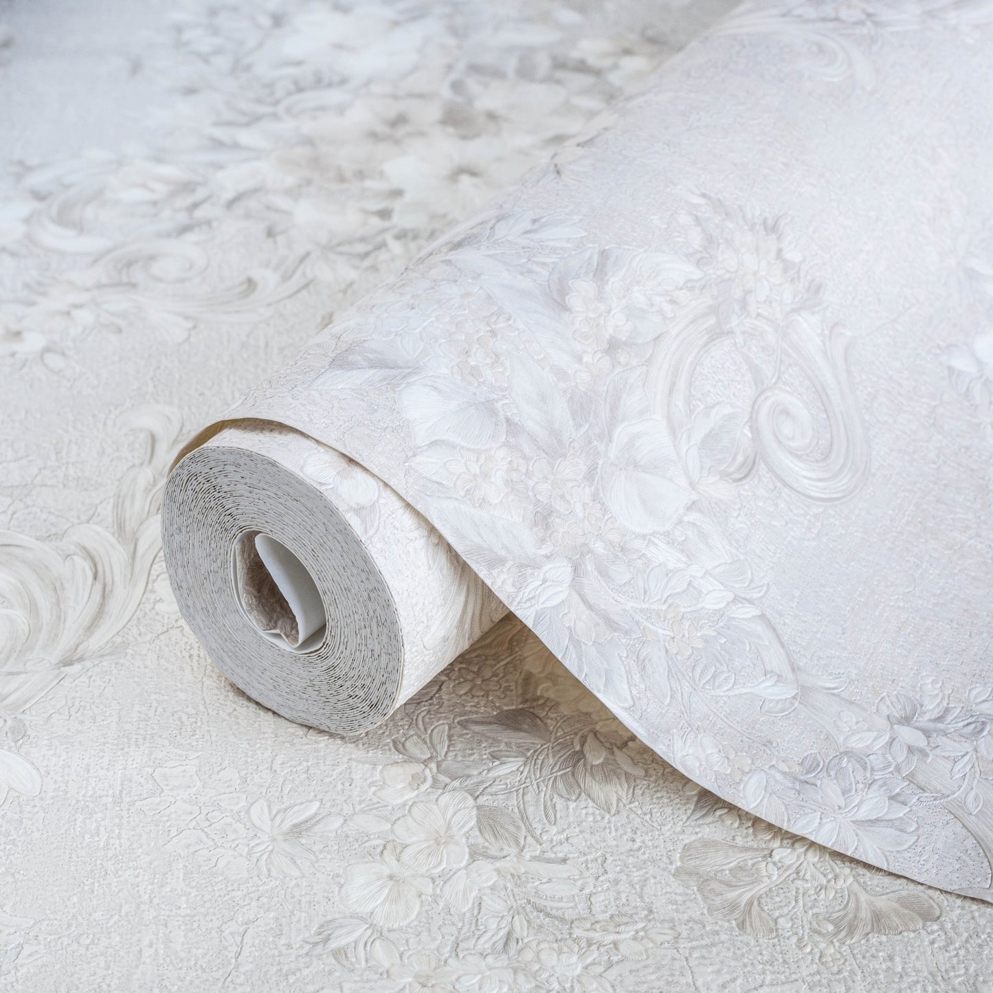Signature Maison 1008-2 detail wallpaper by La Belle Maison