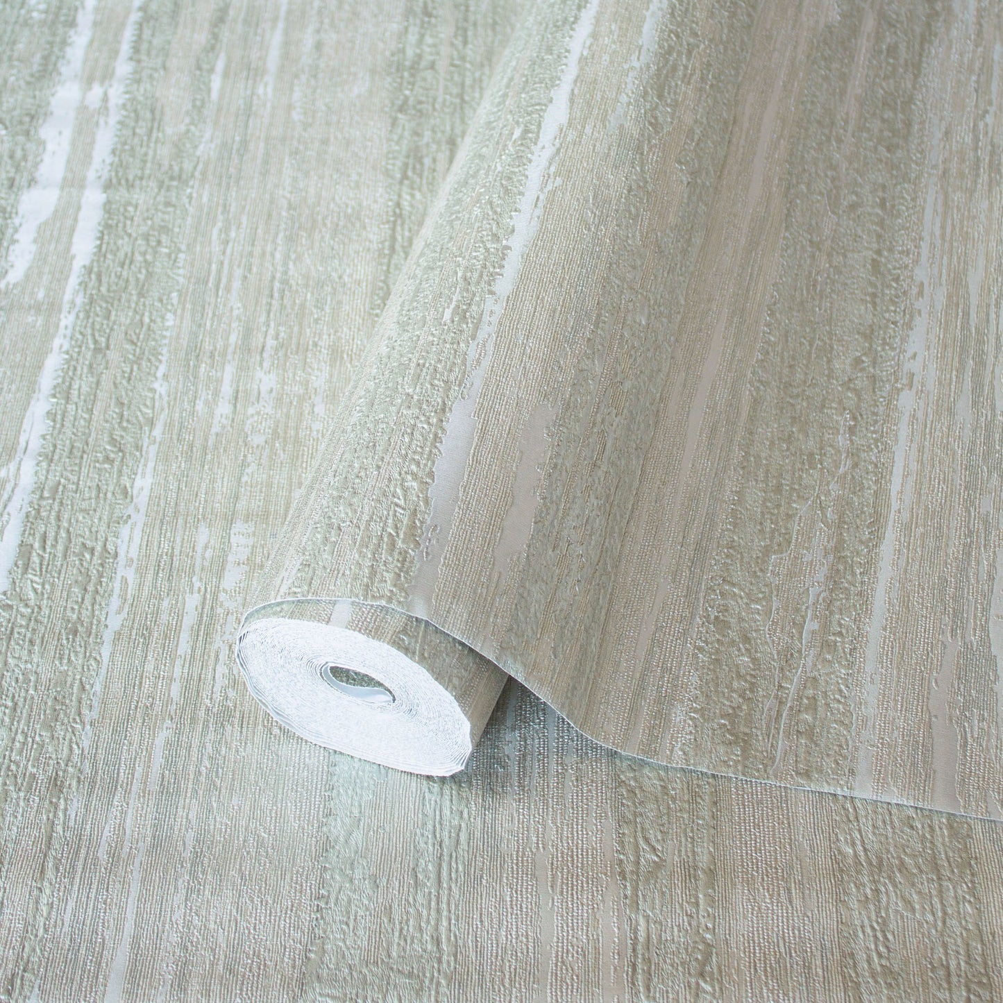Vera Bloom 1506-2 detail wallpaper by La Belle Maison