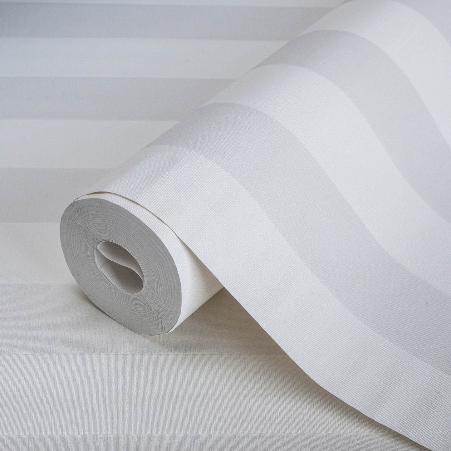 Atelier Alfa 3704-1 detail wallpaper by La Belle Maison