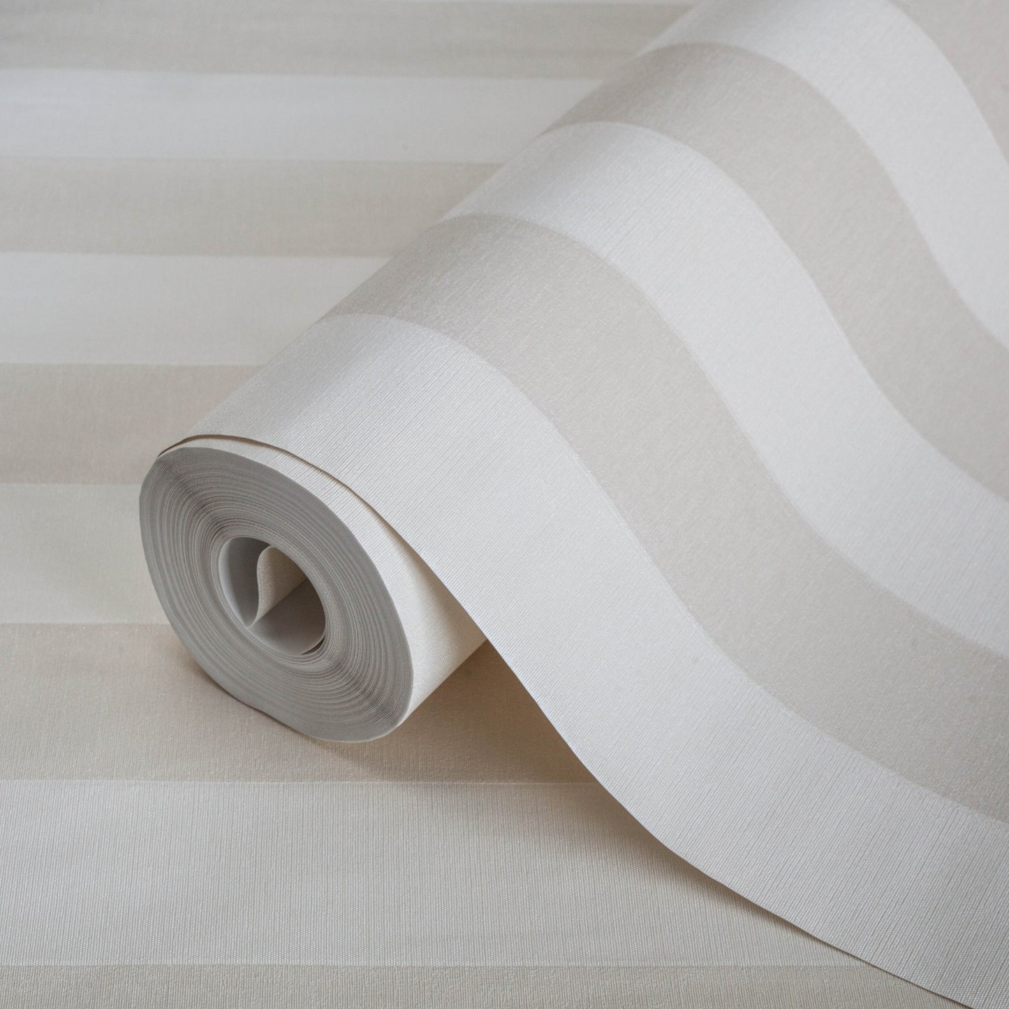 Atelier Alfa 3704-2 detail wallpaper by La Belle Maison