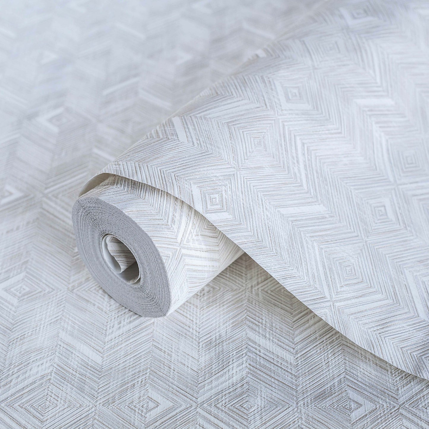 Belle Beta 1107-2 detail wallpaper by La Belle Maison