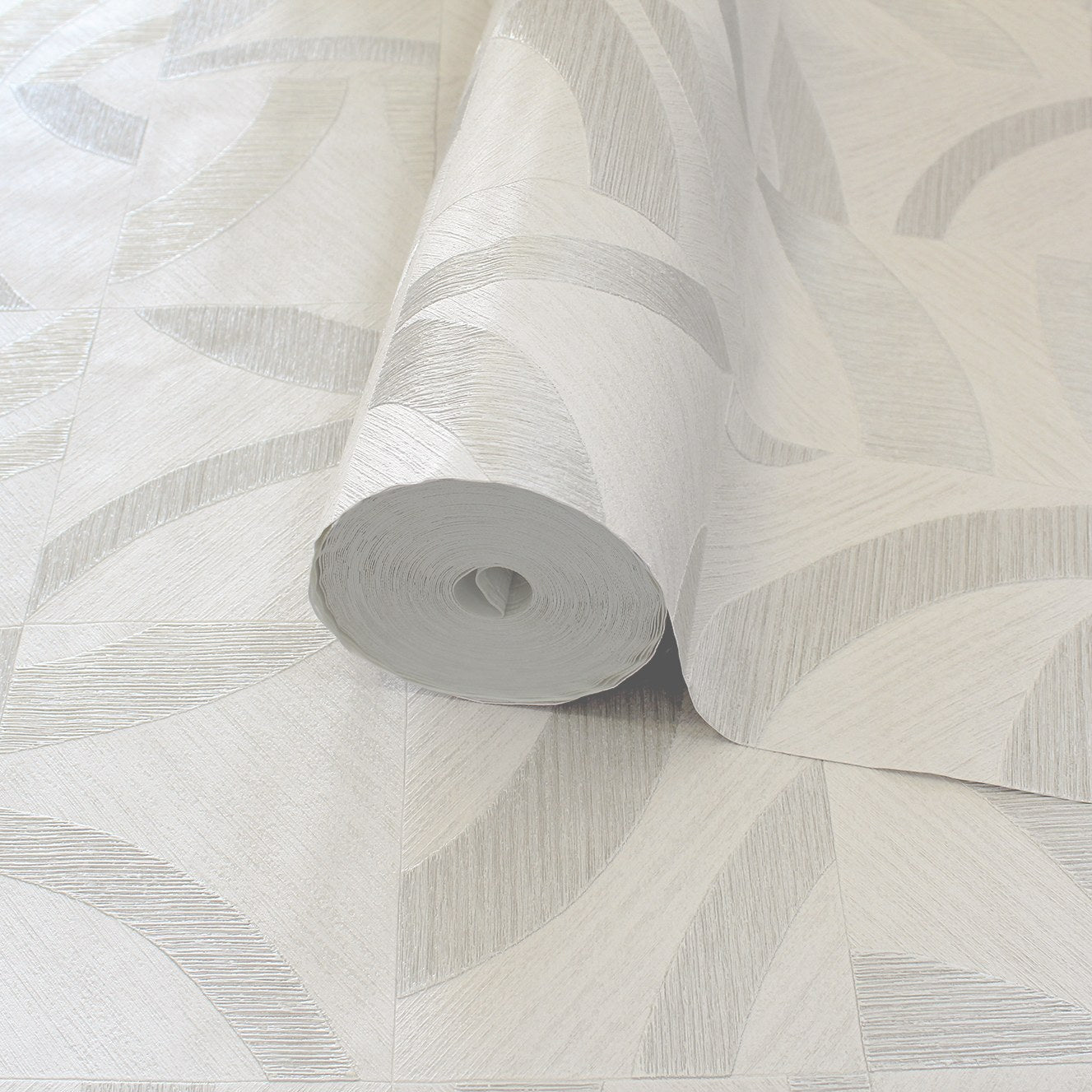 Iconique 24101-1 room wallpaper by La Belle Maison