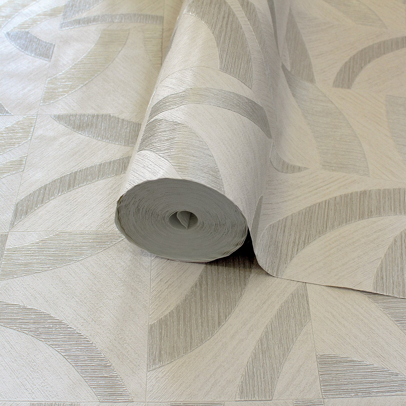 Iconique 24101-2 room wallpaper by La Belle Maison