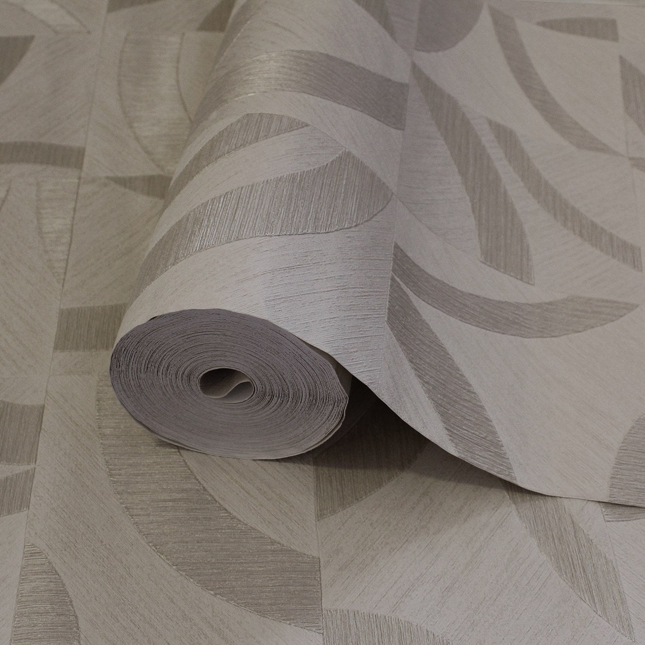 Iconique 24101-4 room wallpaper by La Belle Maison