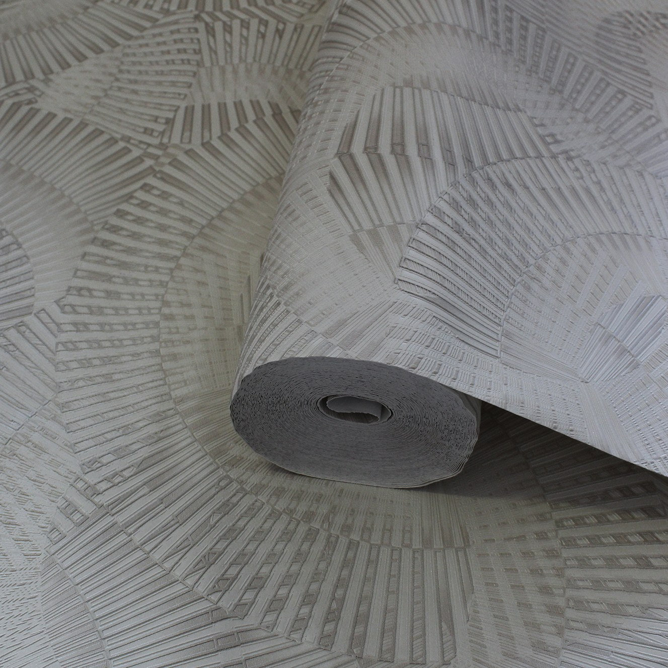 Iconique 24103-4 room wallpaper by La Belle Maison