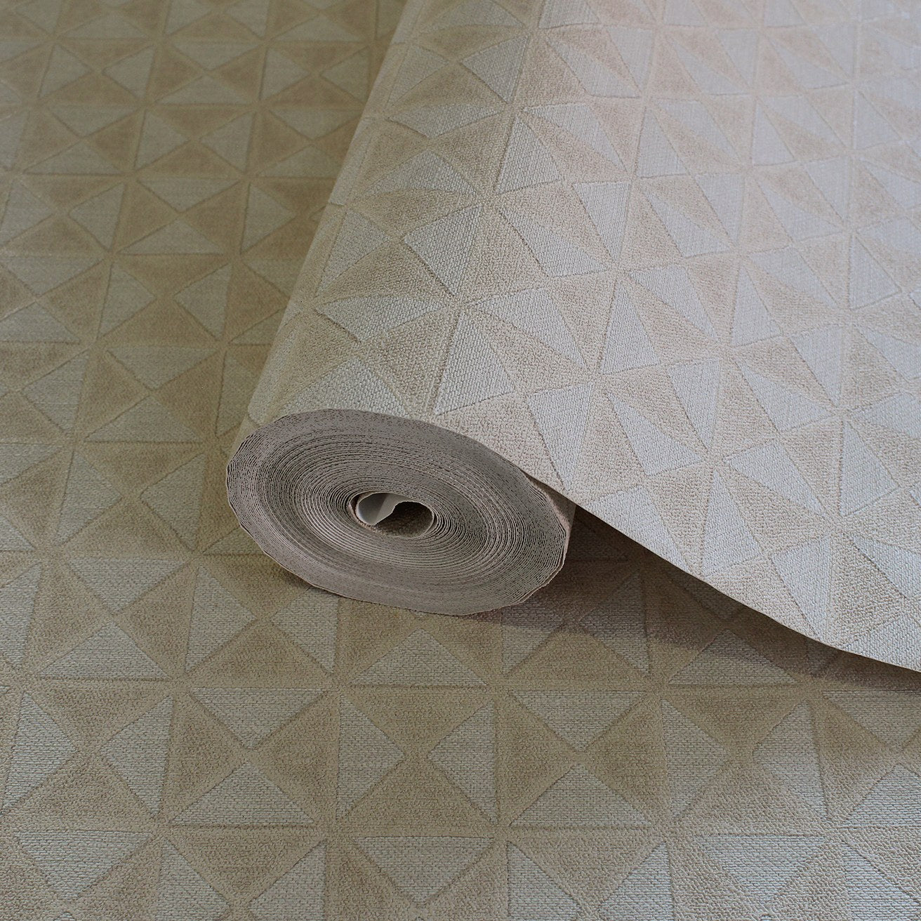 Iconique 24105-2 room wallpaper by La Belle Maison