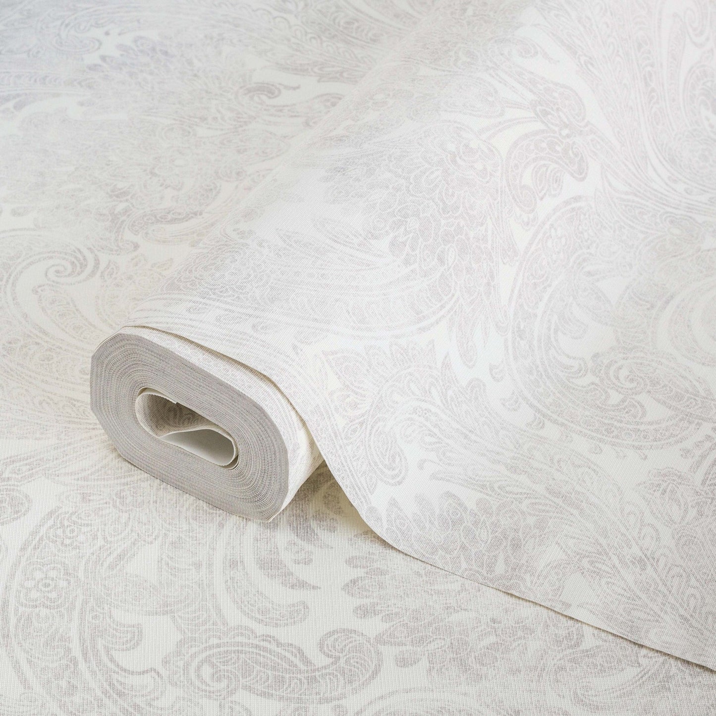 Indigo Maison 4710-2 detail wallpaper by La Belle Maison