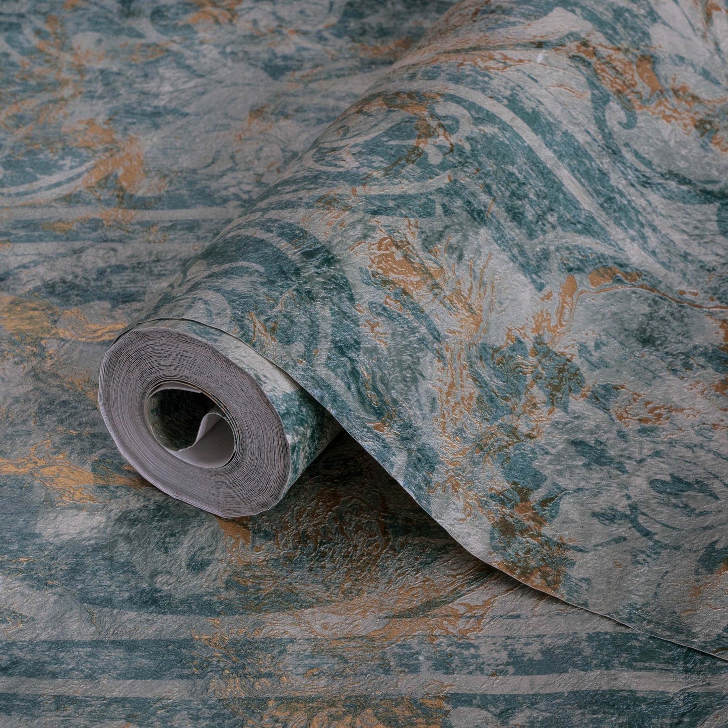 Indigo Maison 4713-3 detail wallpaper by La Belle Maison