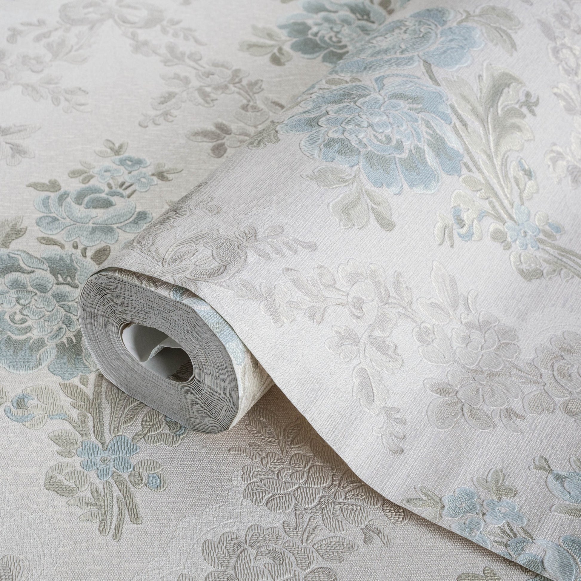Kalina Garden 5802-3 detail wallpaper by La Belle Maison