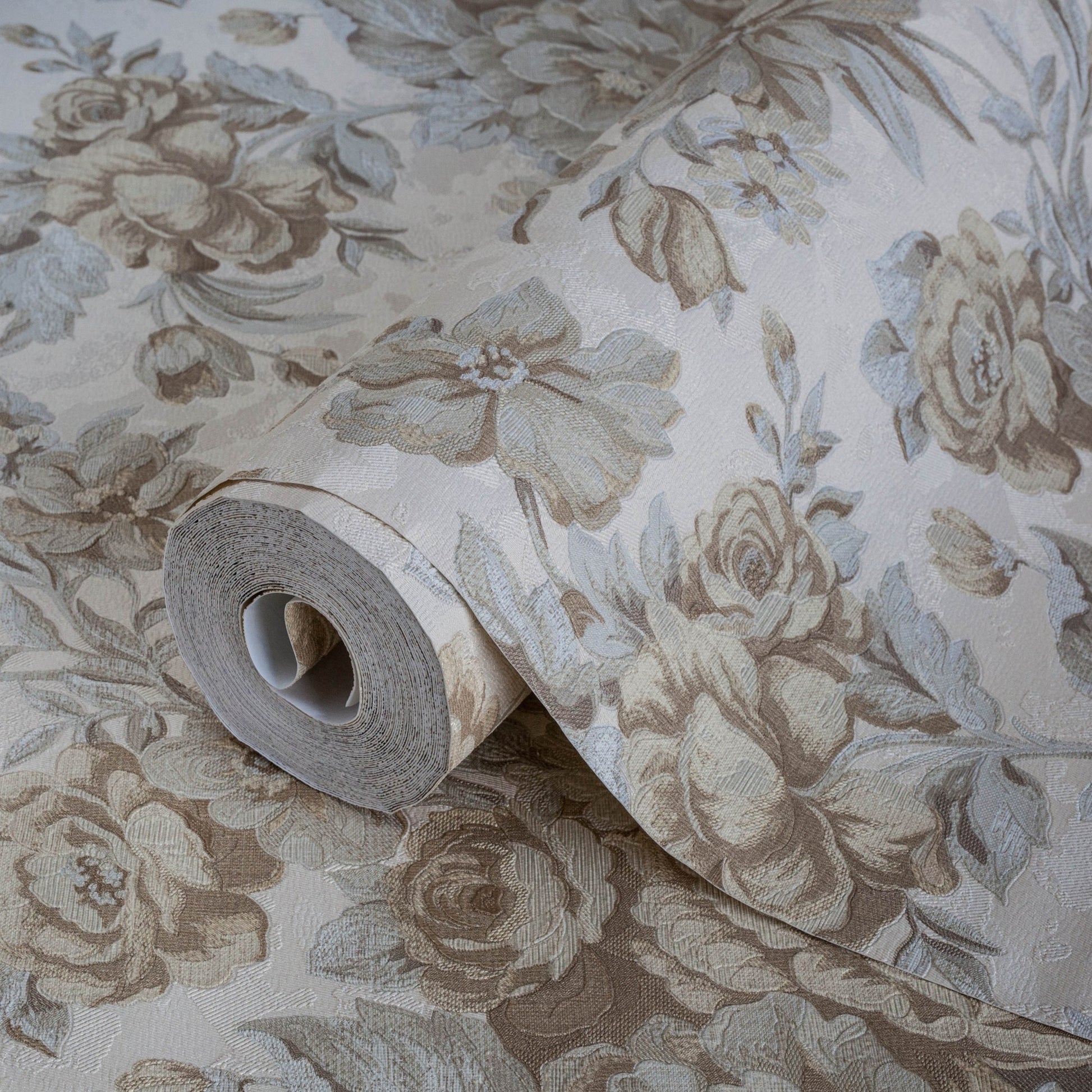 Kalina Garden 5806-1 detail wallpaper by La Belle Maison