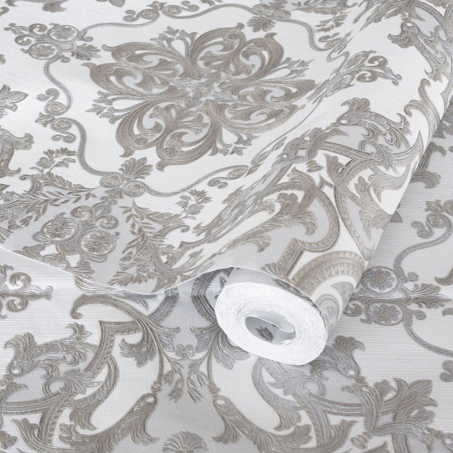 Maison Voyage 1301-3 detail wallpaper by La Belle Maison