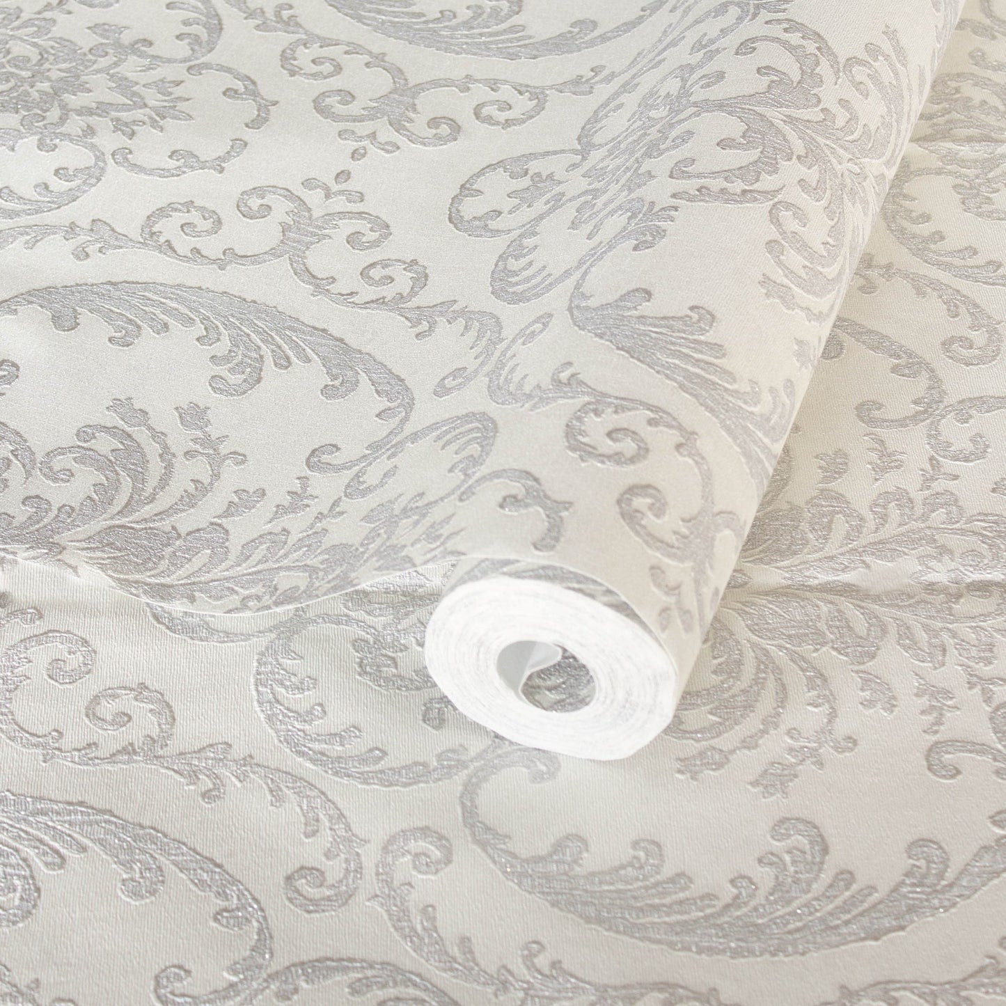 Maison Voyage 1312-1 detail wallpaper by La Belle Maison