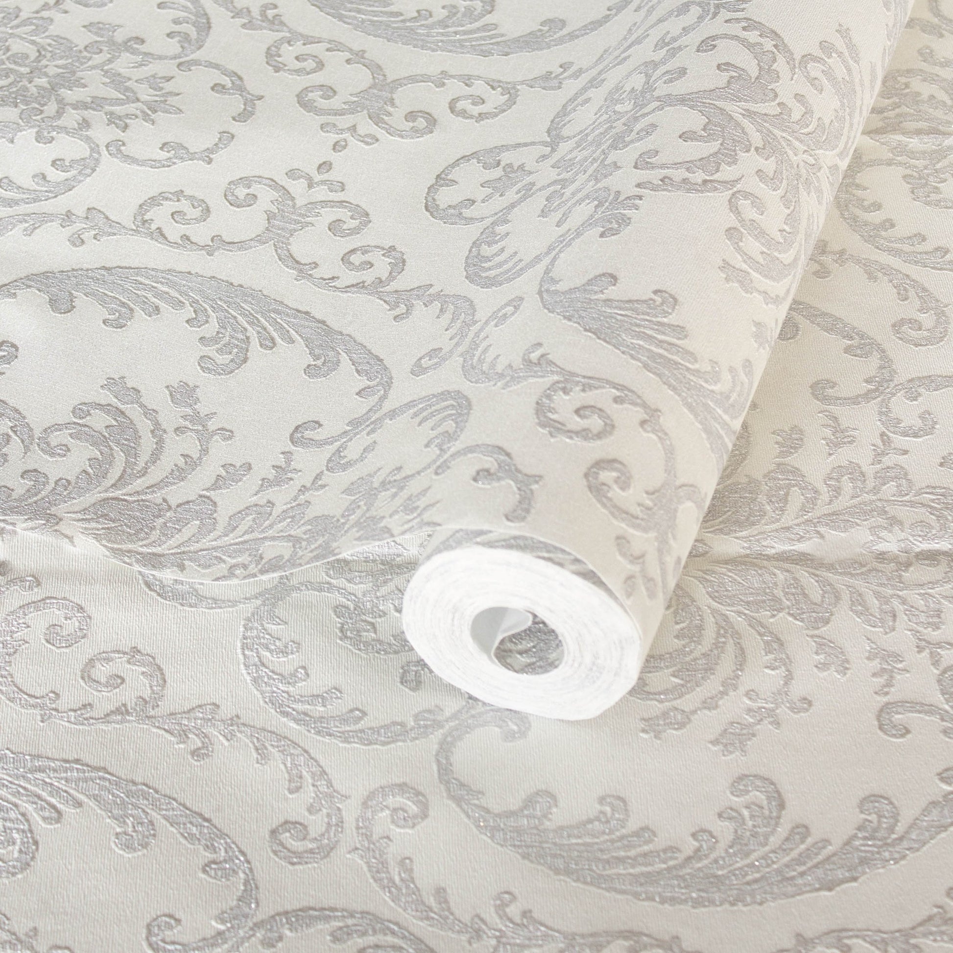 Maison Voyage 1312-1 detail wallpaper by La Belle Maison