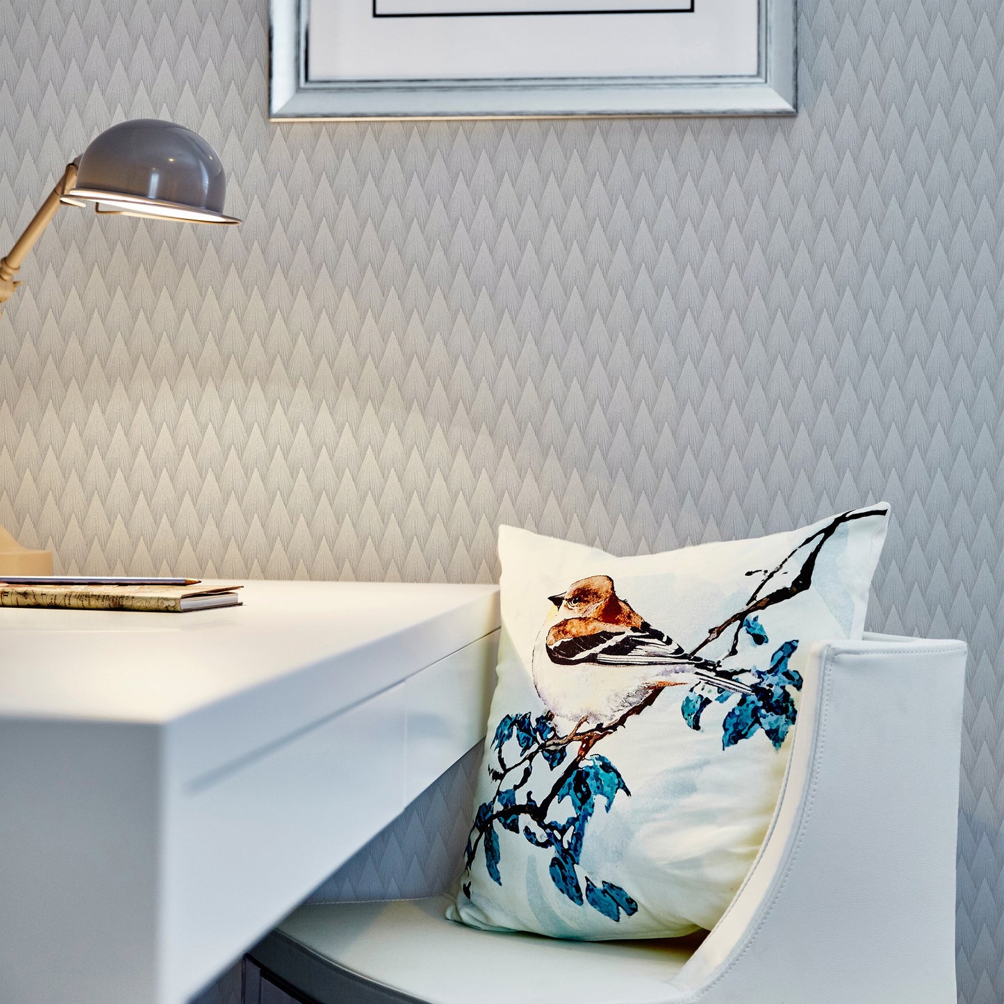 Omega Luxe 23202-4 room wallpaper by La Belle Maison