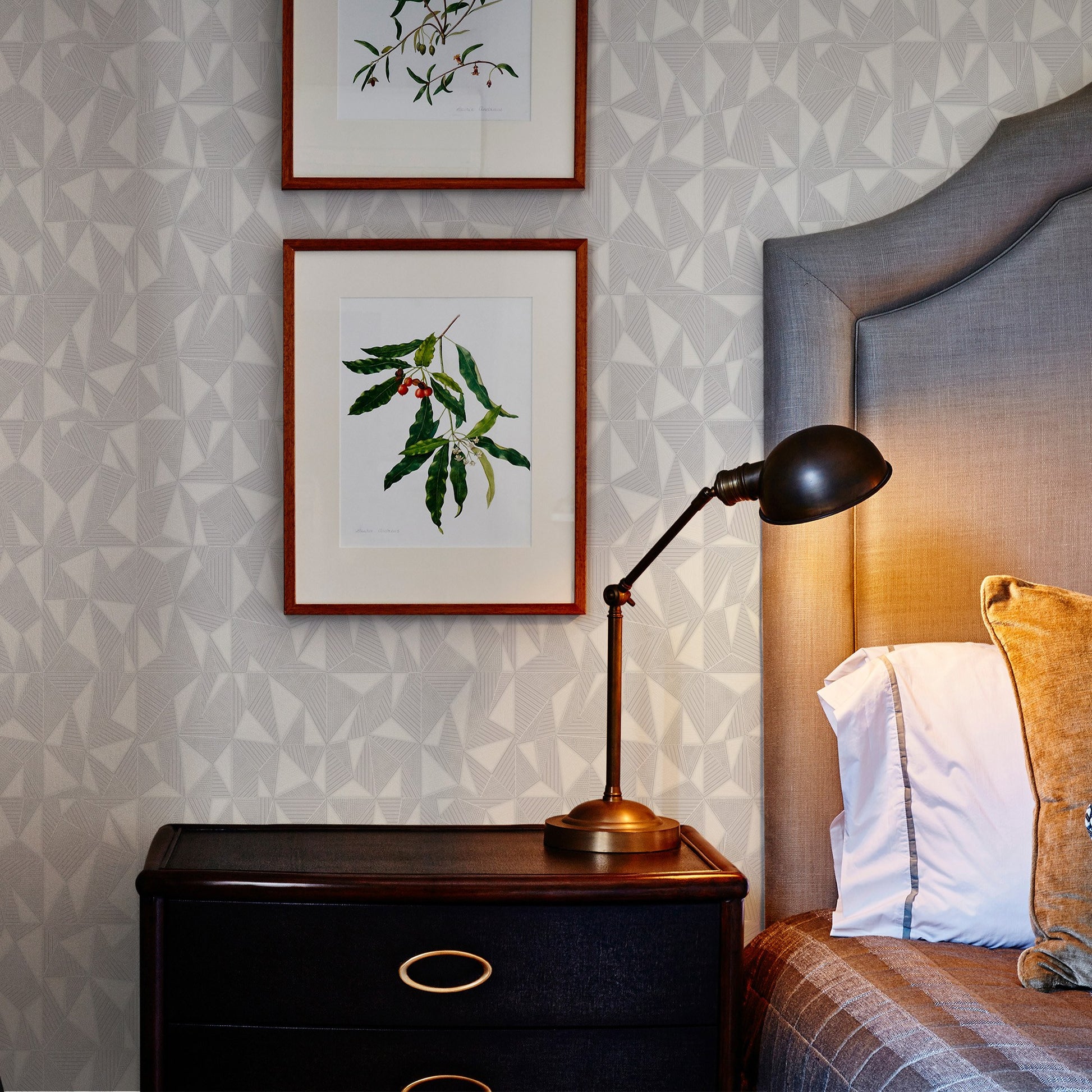 Omega Luxe 23204-1 room wallpaper by La Belle Maison
