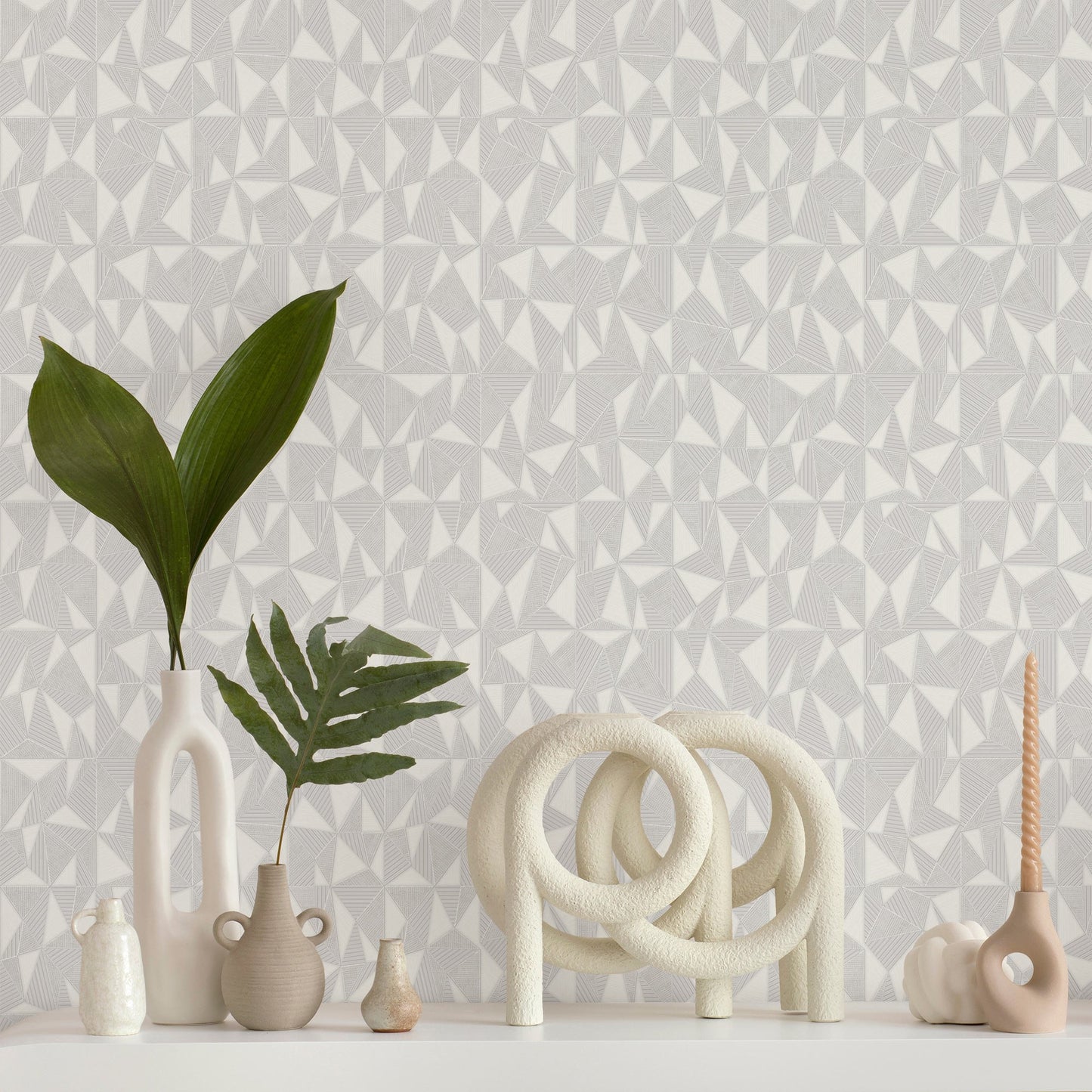 Omega Luxe 23204-1 room wallpaper by La Belle Maison