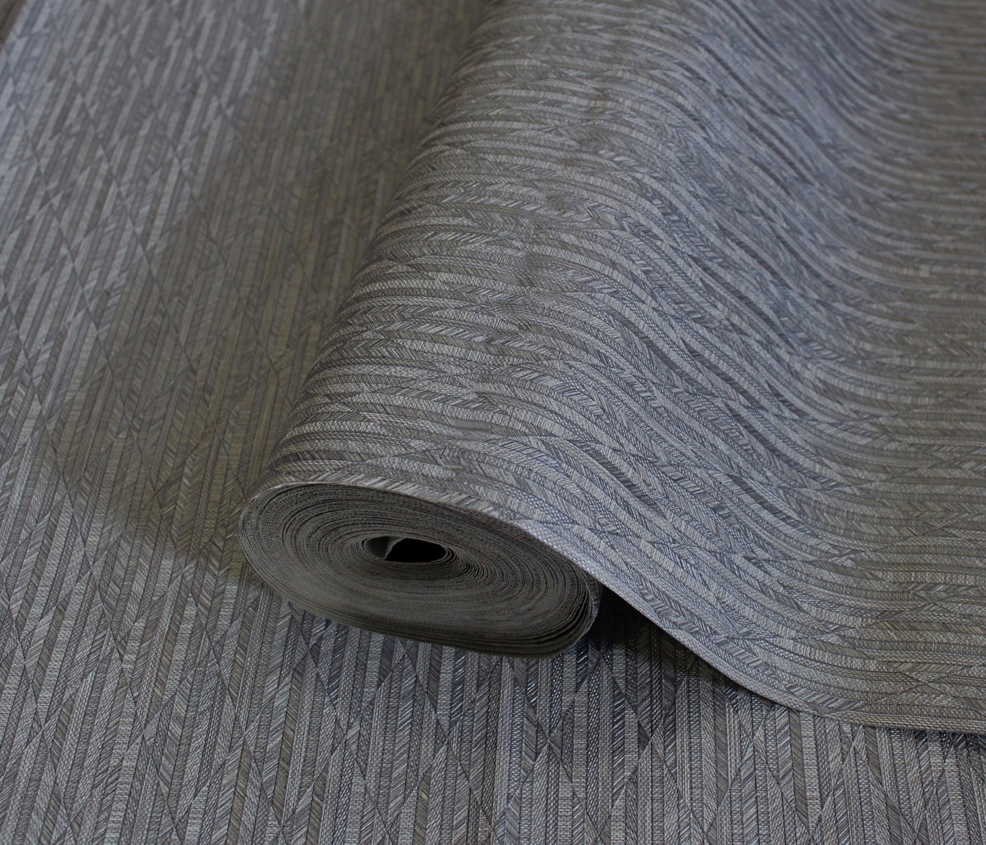 Omega Luxe 23205-3 room wallpaper by La Belle Maison
