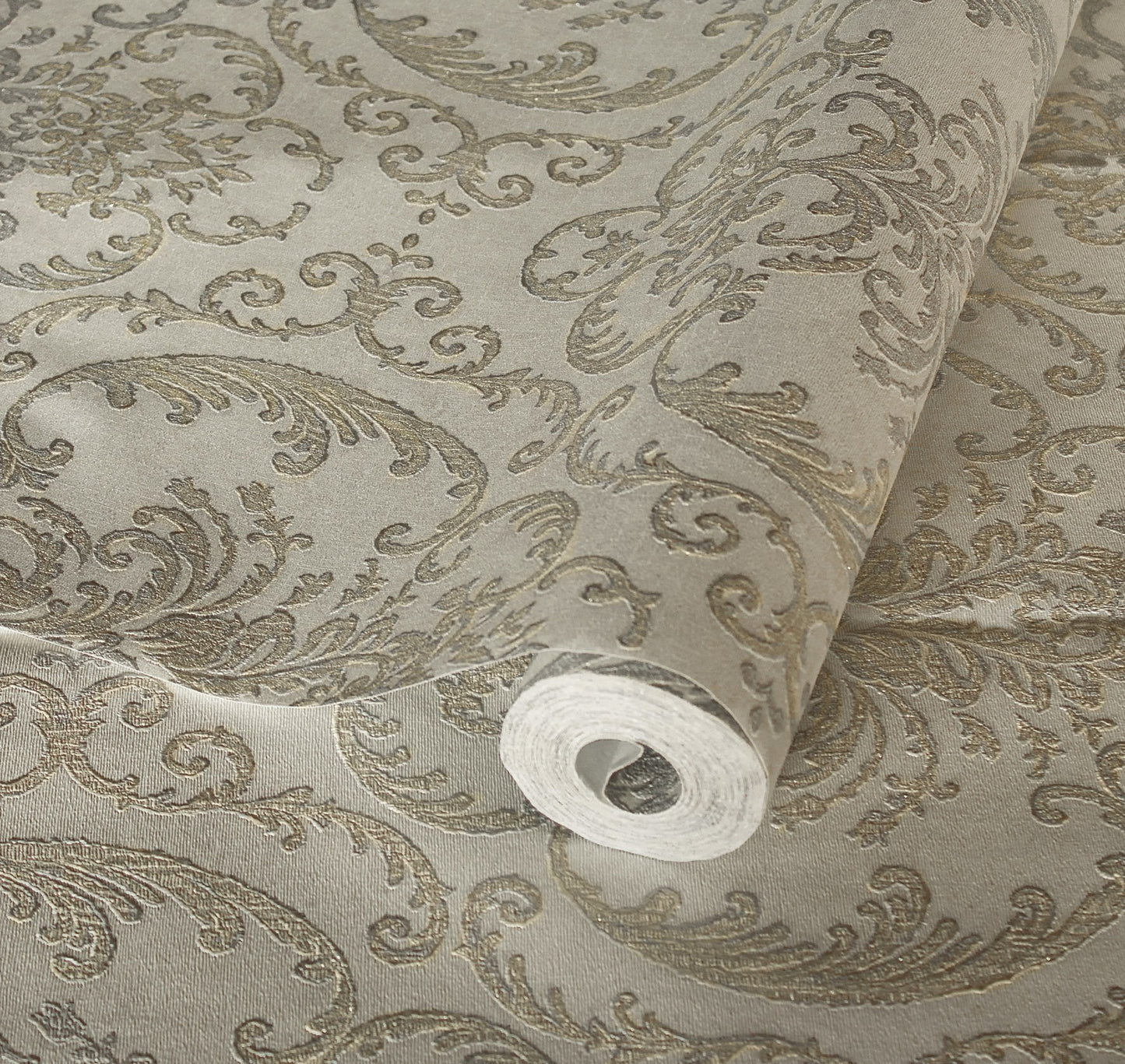 Rococo Maison 1312-5 detail wallpaper by La Belle Maison