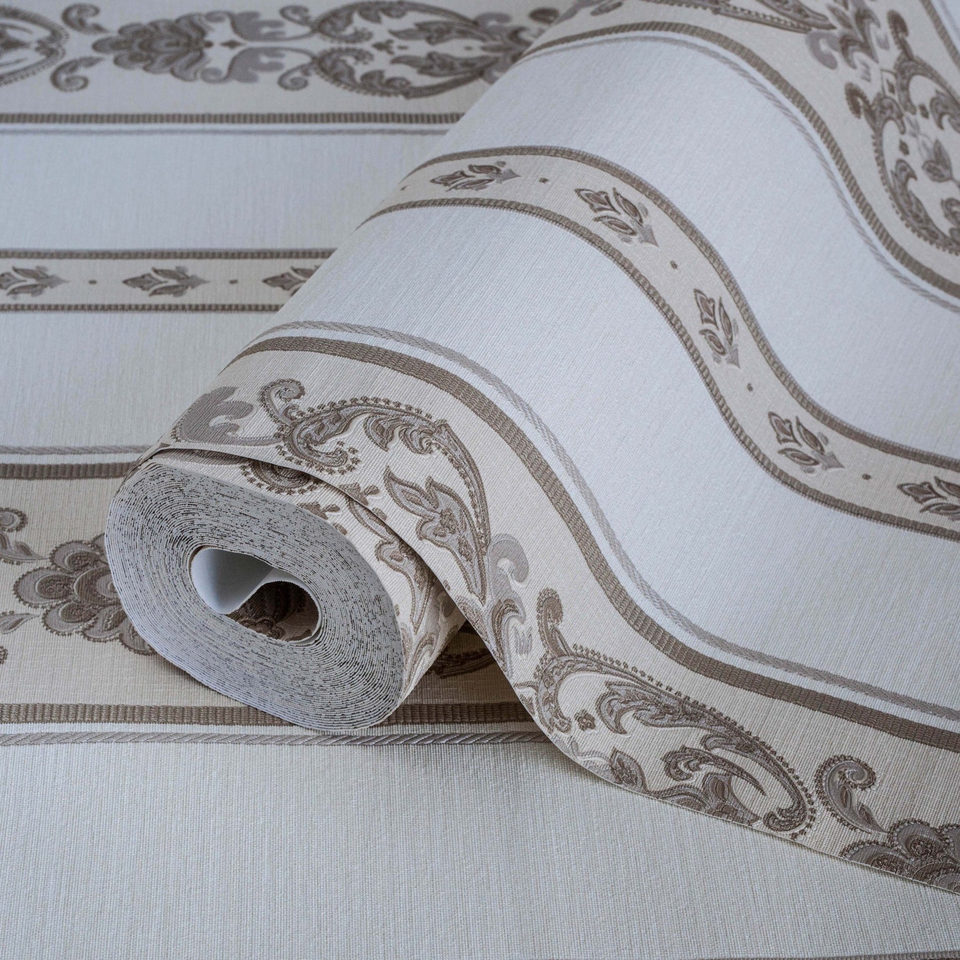 Rumi Stories 6803-3 detail wallpaper by La Belle Maison