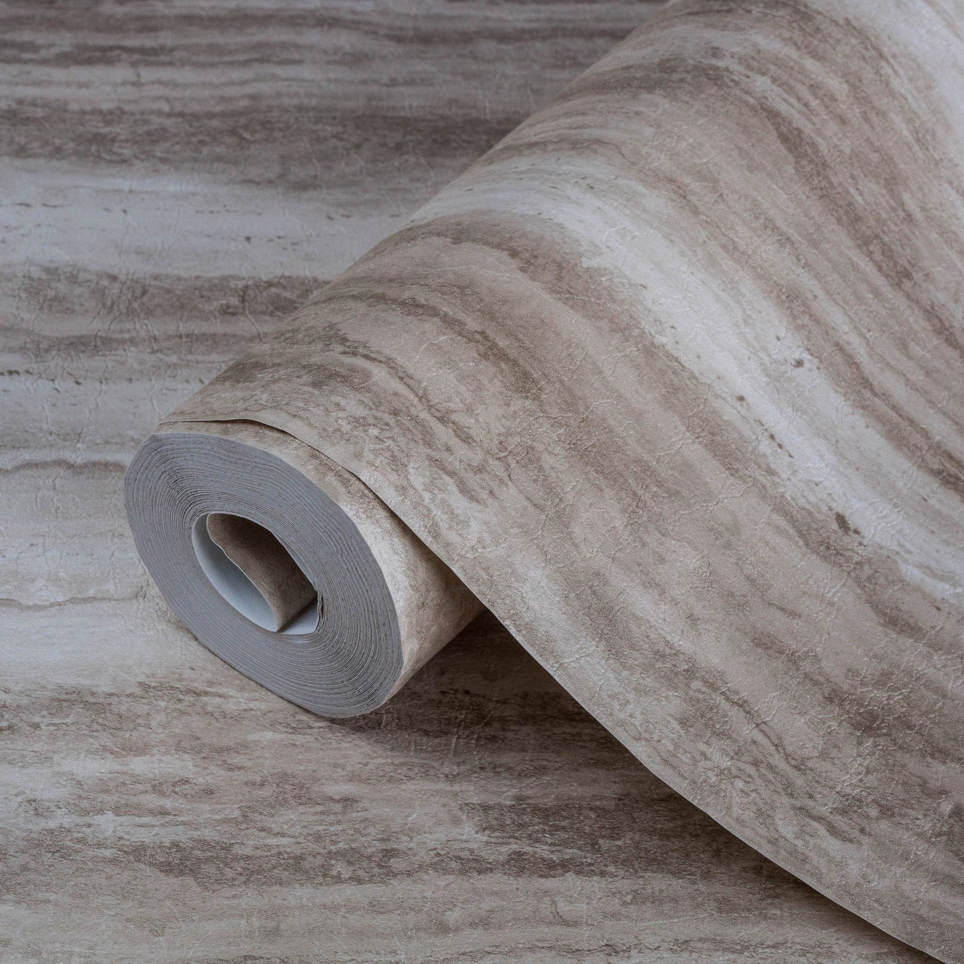 Seven Rooms 7802-2 detail wallpaper by La Belle Maison