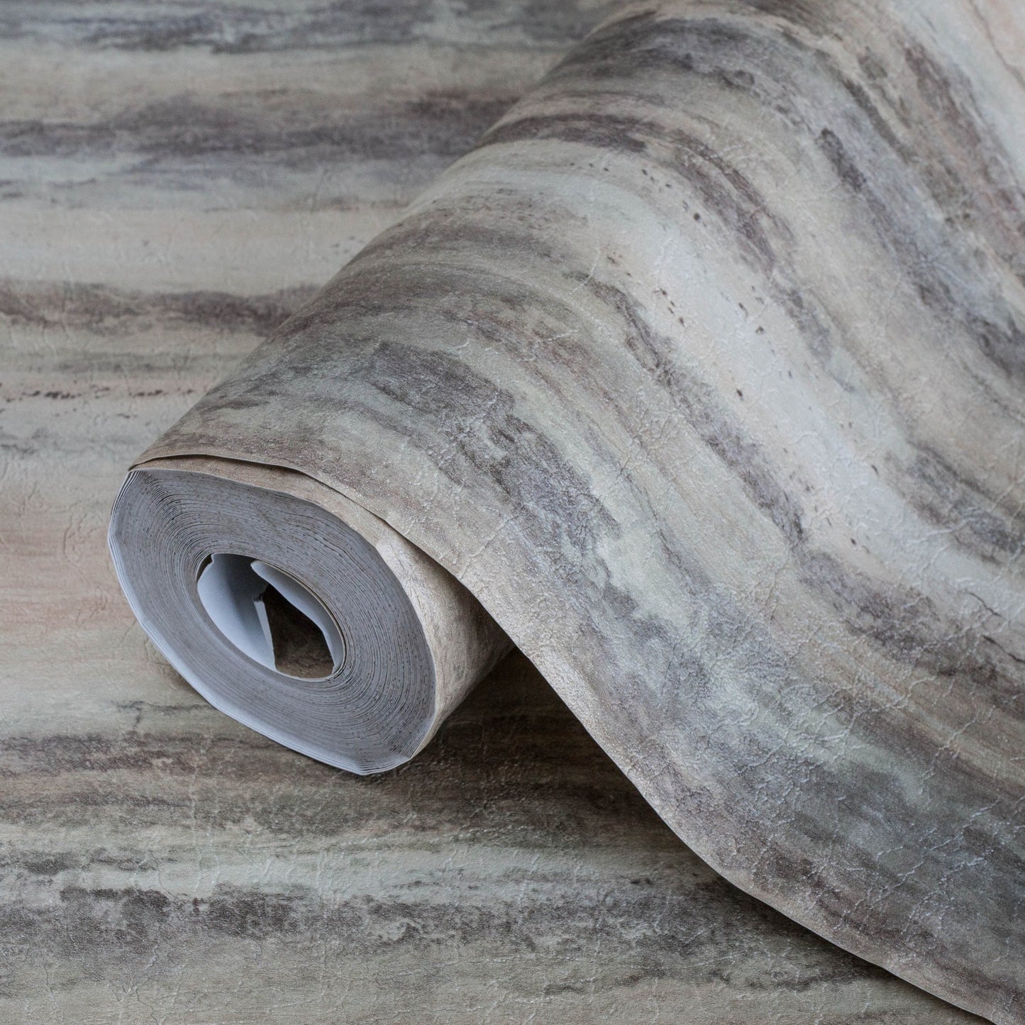Seven Rooms 7802-4 detail wallpaper by La Belle Maison