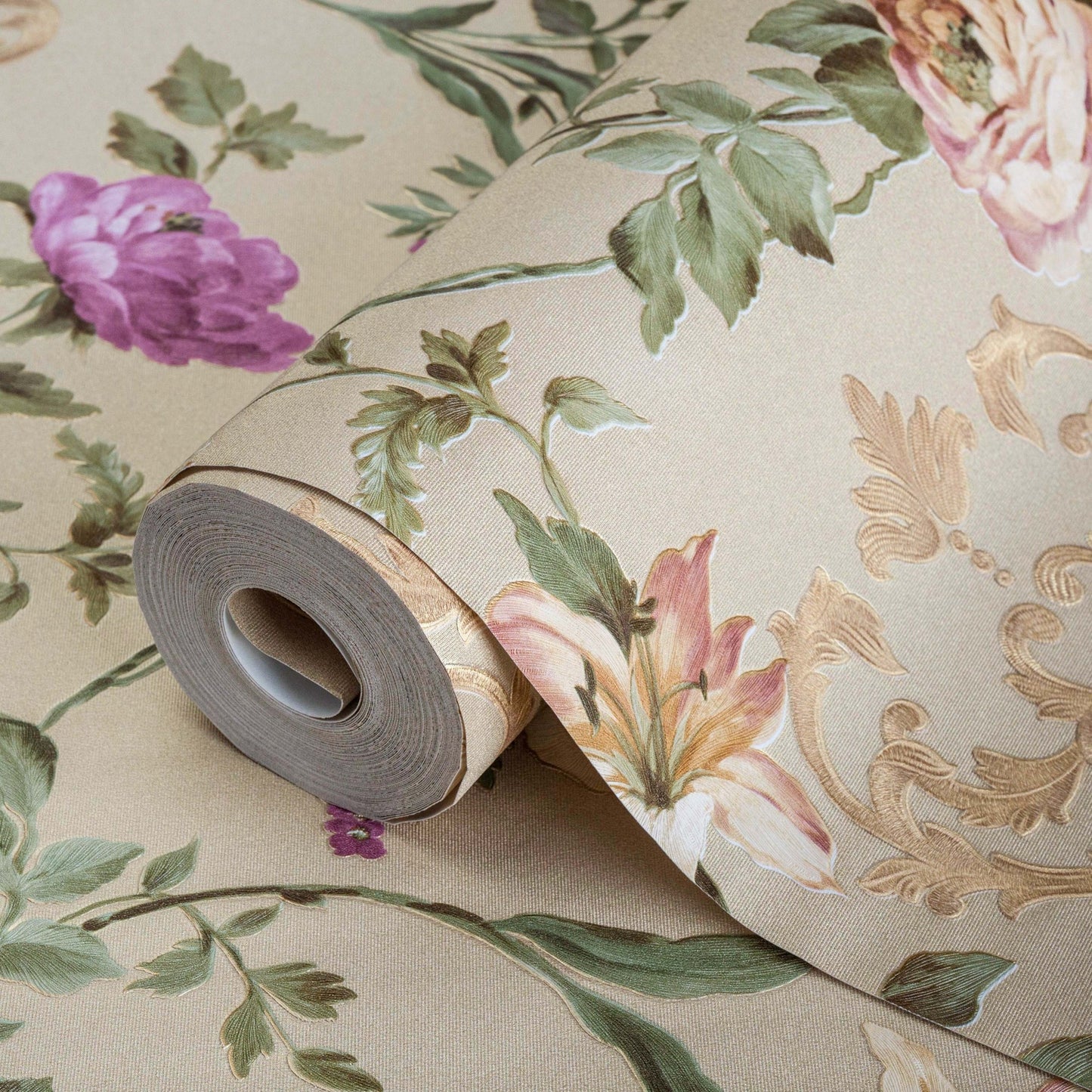 Seven Rooms 7803-4 detail wallpaper by La Belle Maison