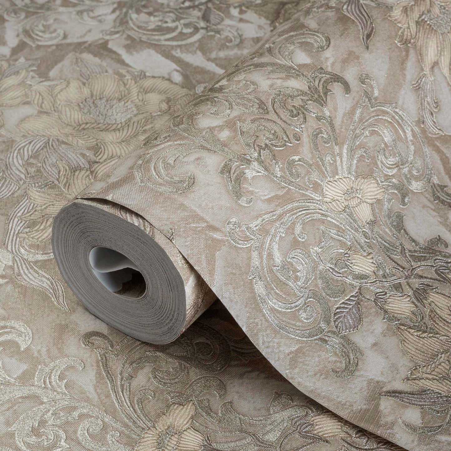 Seven Rooms 7805-3 detail wallpaper by La Belle Maison