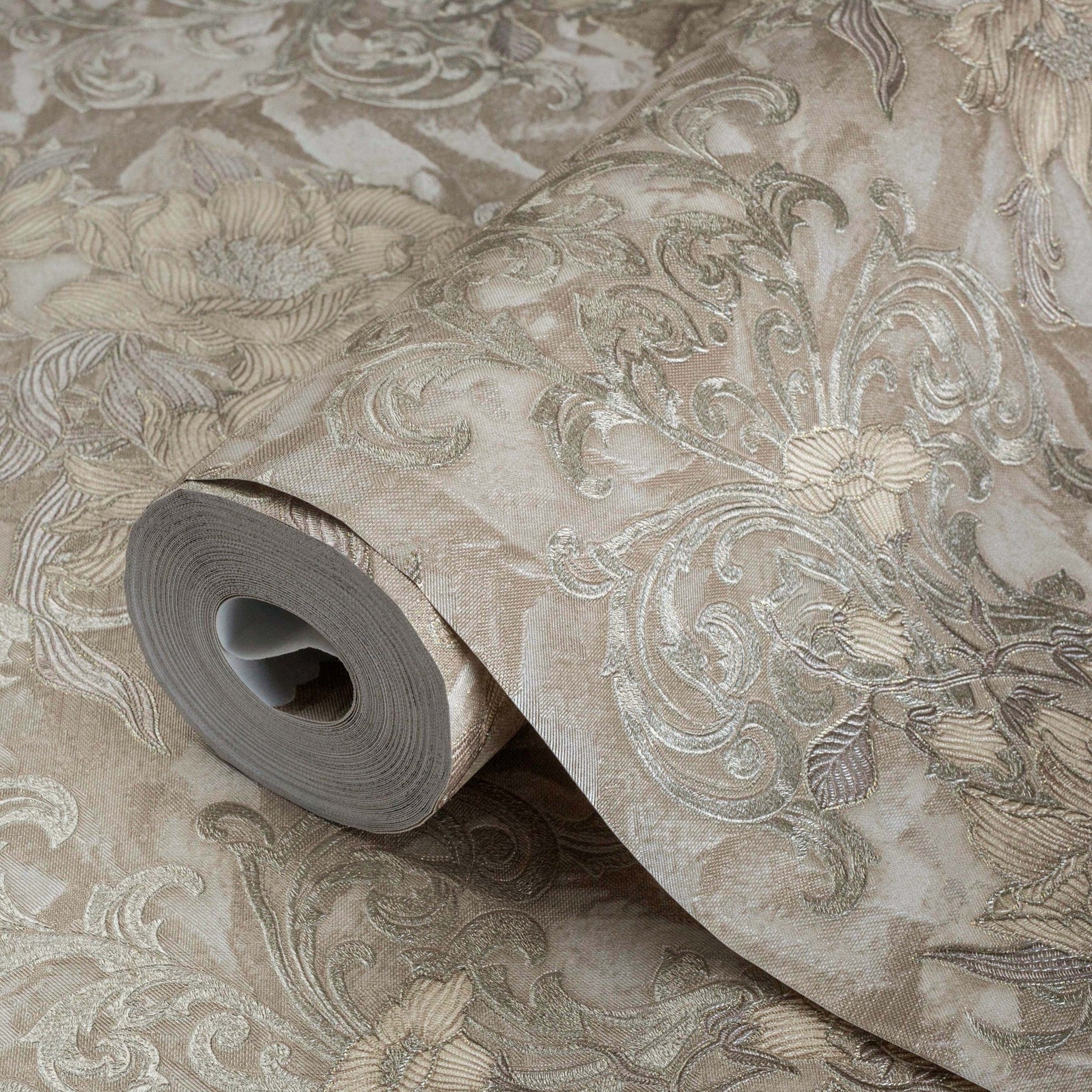 Seven Rooms 7805-3 detail wallpaper by La Belle Maison