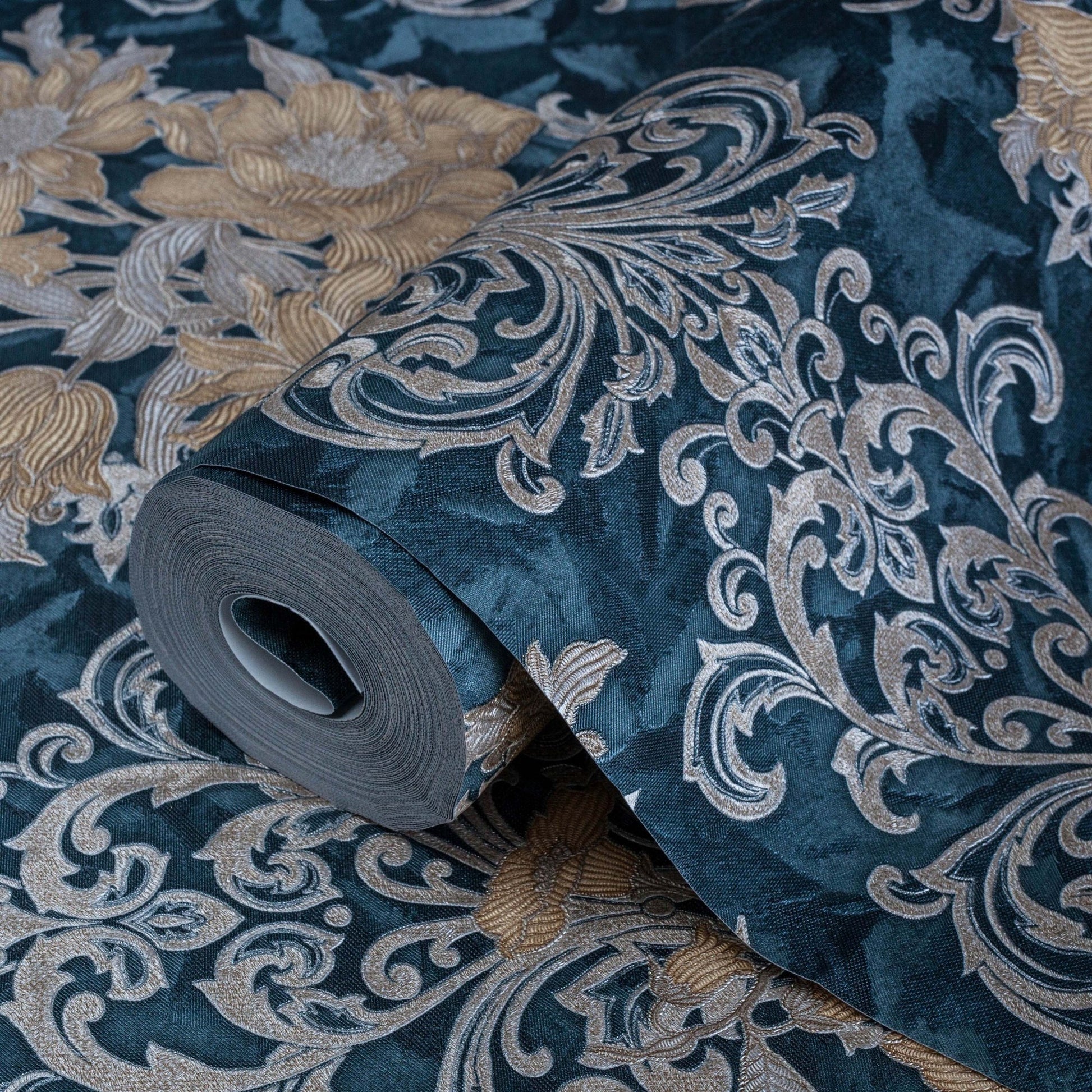 Seven Rooms 7805-4 detail wallpaper by La Belle Maison