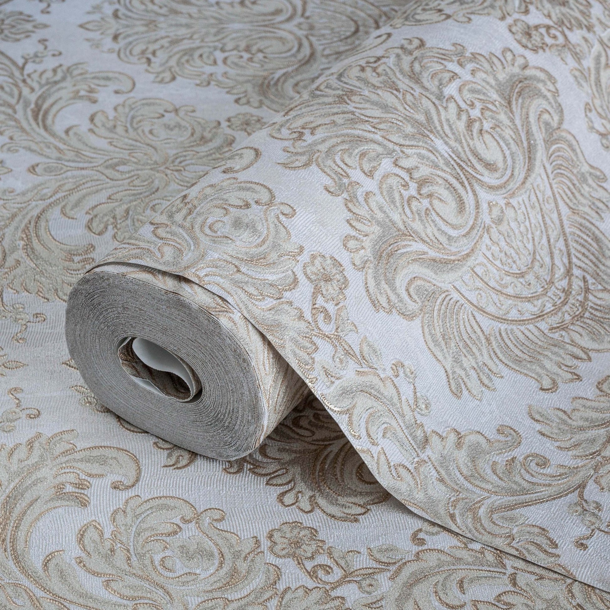 Seven Rooms 7807-1 detail wallpaper by La Belle Maison
