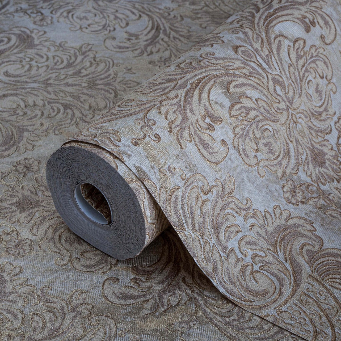 Seven Rooms 7807-3 detail wallpaper by La Belle Maison