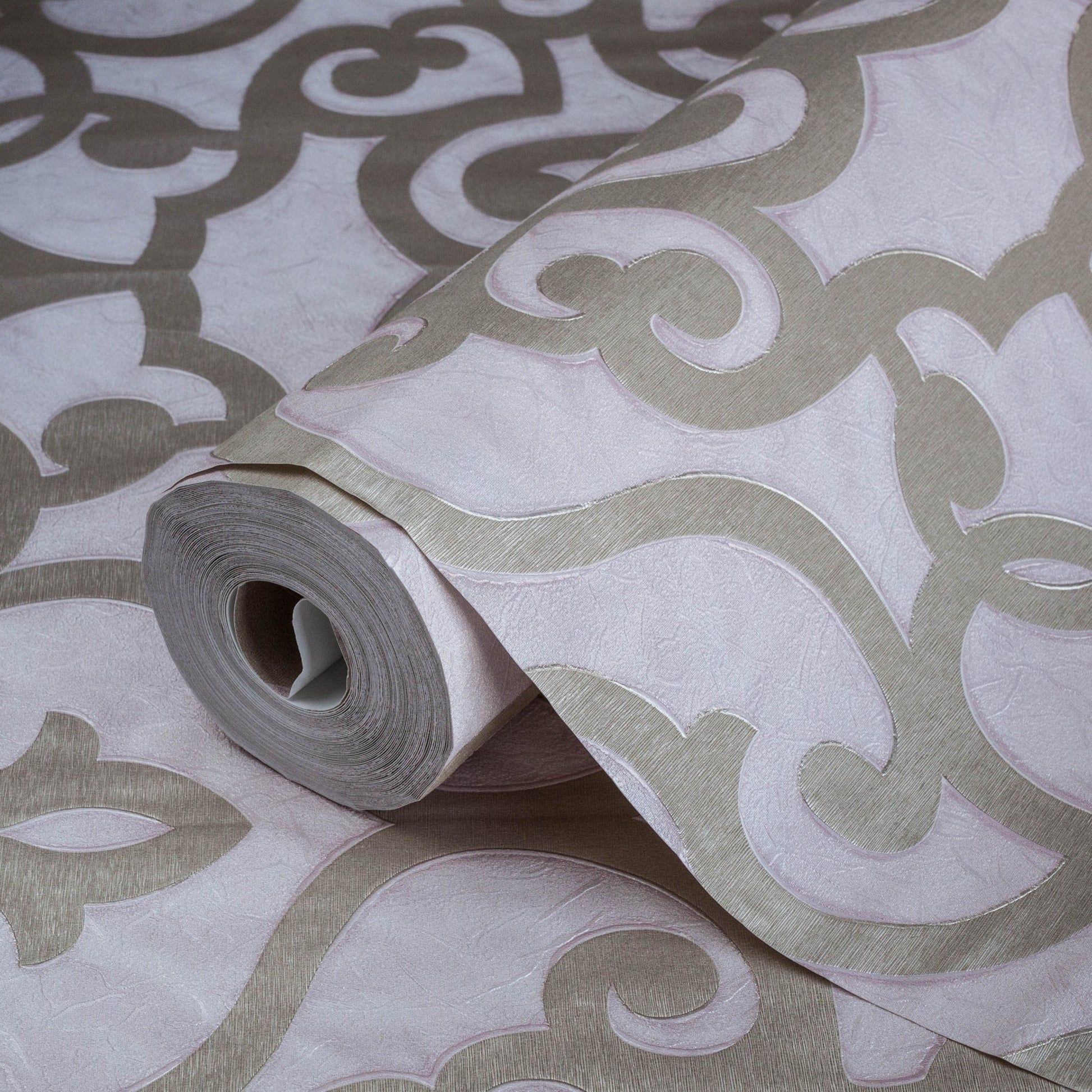 Seven Rooms 7810-3 detail wallpaper by La Belle Maison