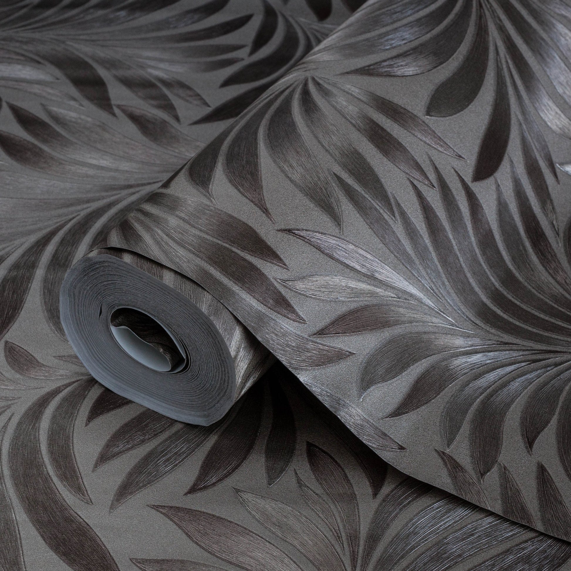 Seven Rooms 7812-3 detail wallpaper by La Belle Maison
