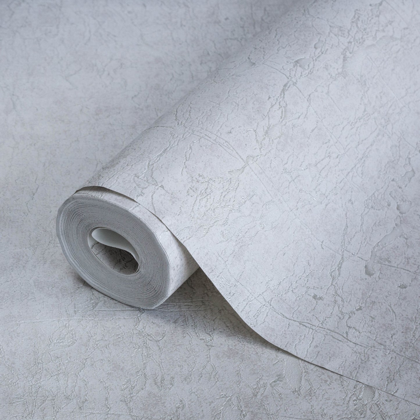 Seven Rooms 7815-2 detail wallpaper by La Belle Maison