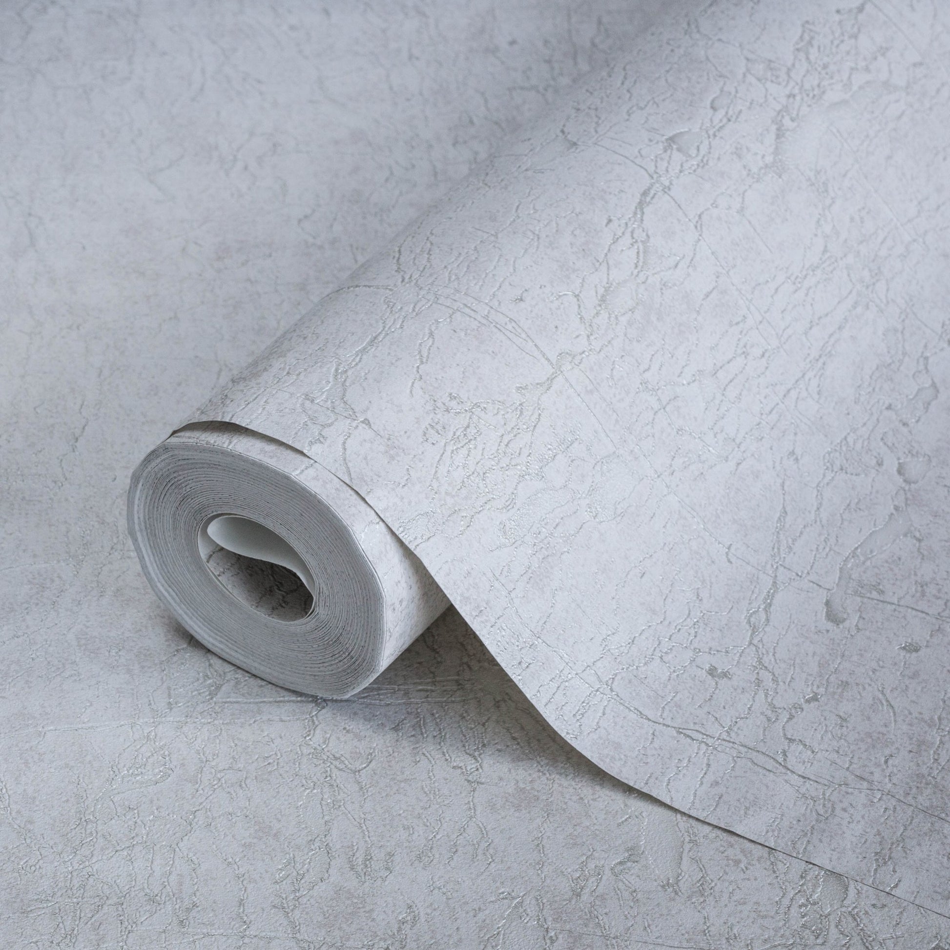 Seven Rooms 7815-2 detail wallpaper by La Belle Maison