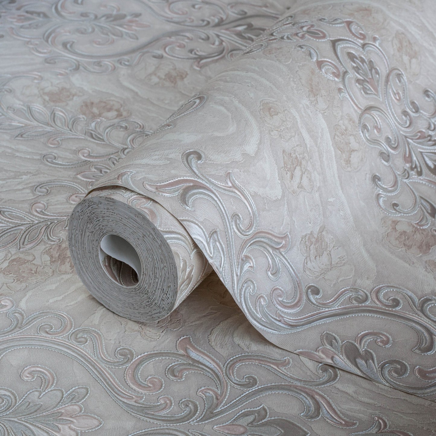 Signature Maison 1004-2 detail wallpaper by La Belle Maison