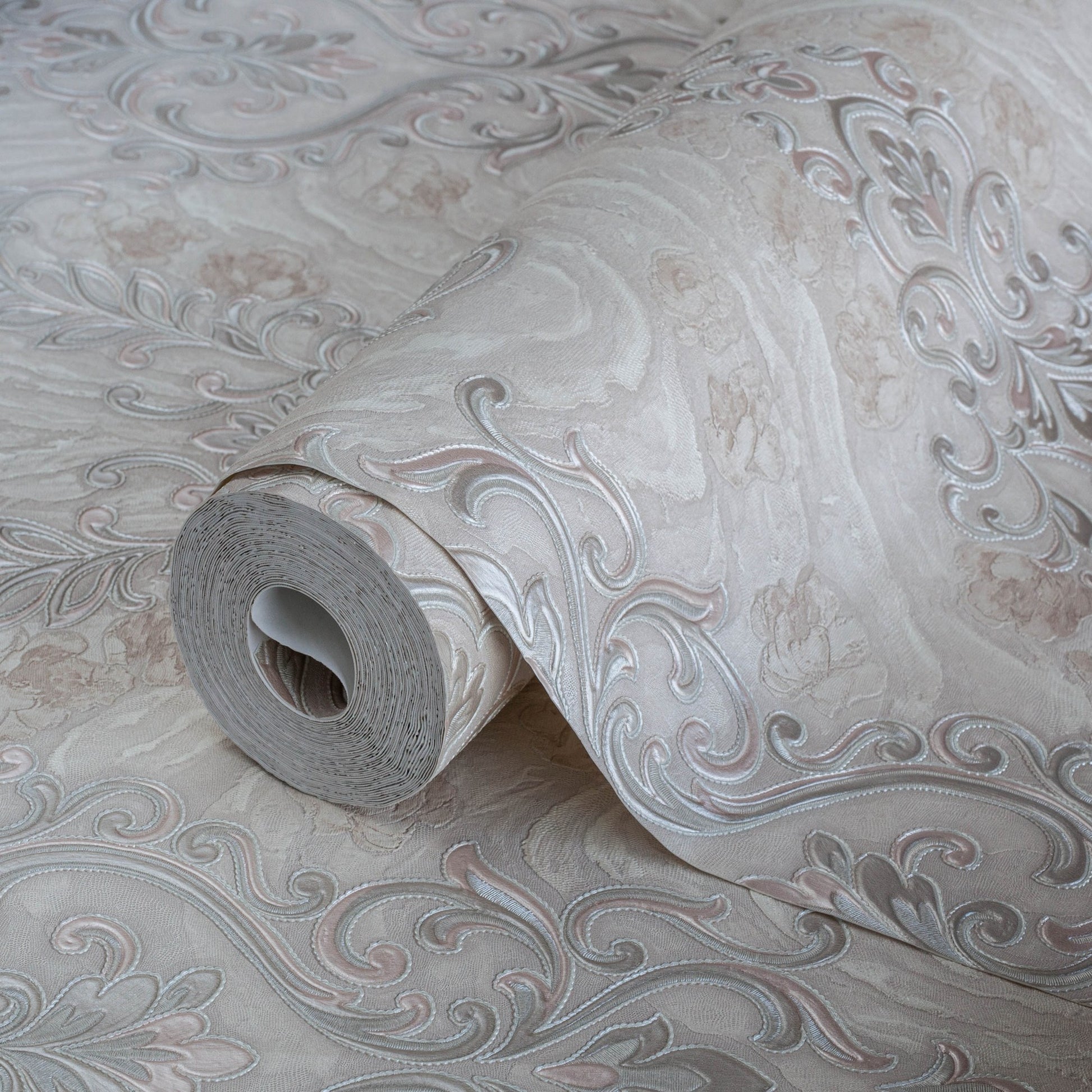 Signature Maison 1004-2 detail wallpaper by La Belle Maison