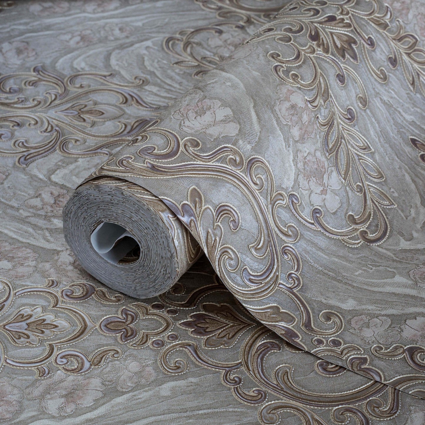 Signature Maison 1004-4 detail wallpaper by La Belle Maison