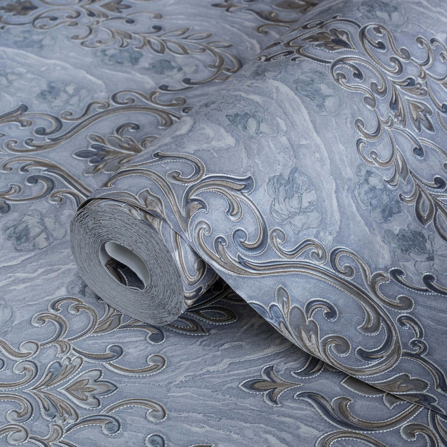 Signature Maison 1004-5 detail wallpaper by La Belle Maison