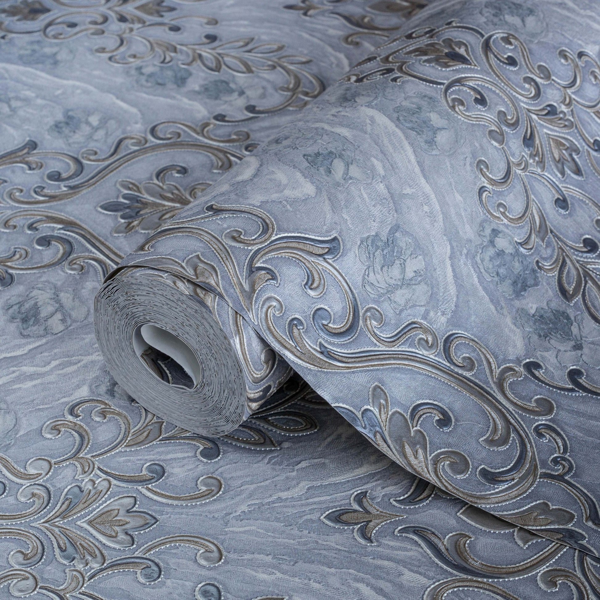 Signature Maison 1004-5 detail wallpaper by La Belle Maison