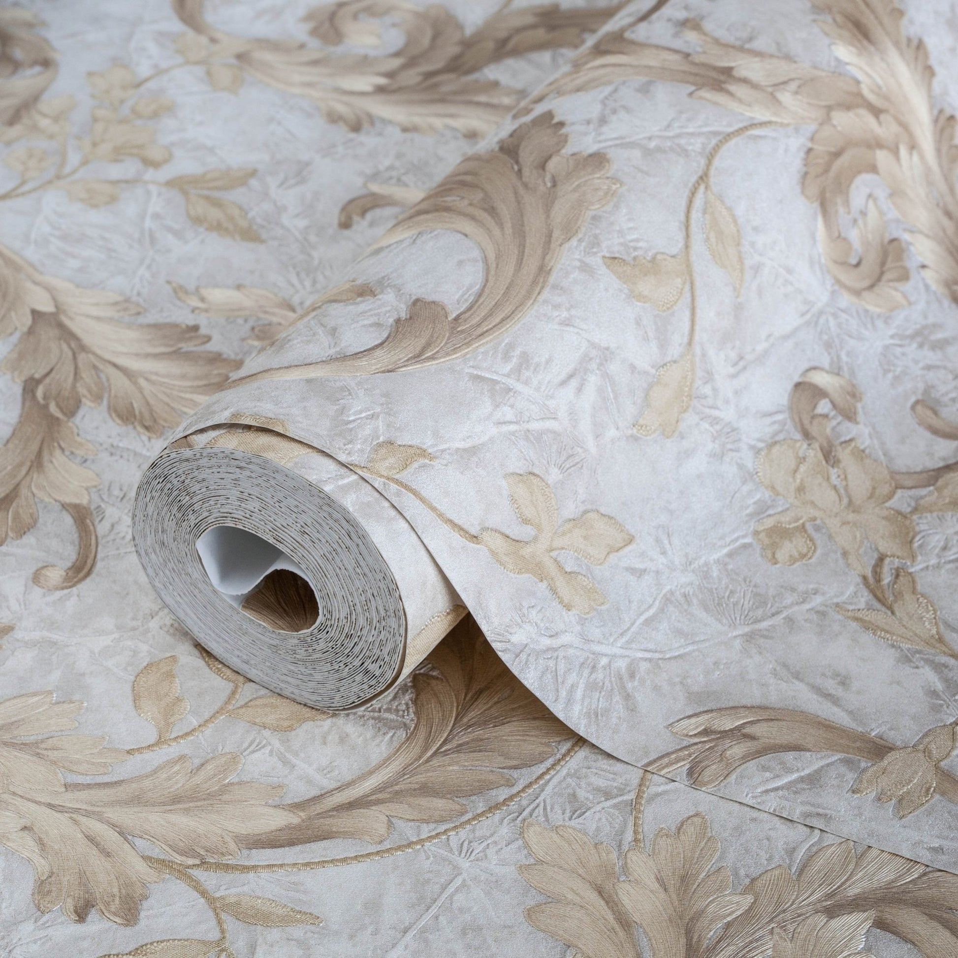 Signature Maison 1006-2 detail wallpaper by La Belle Maison